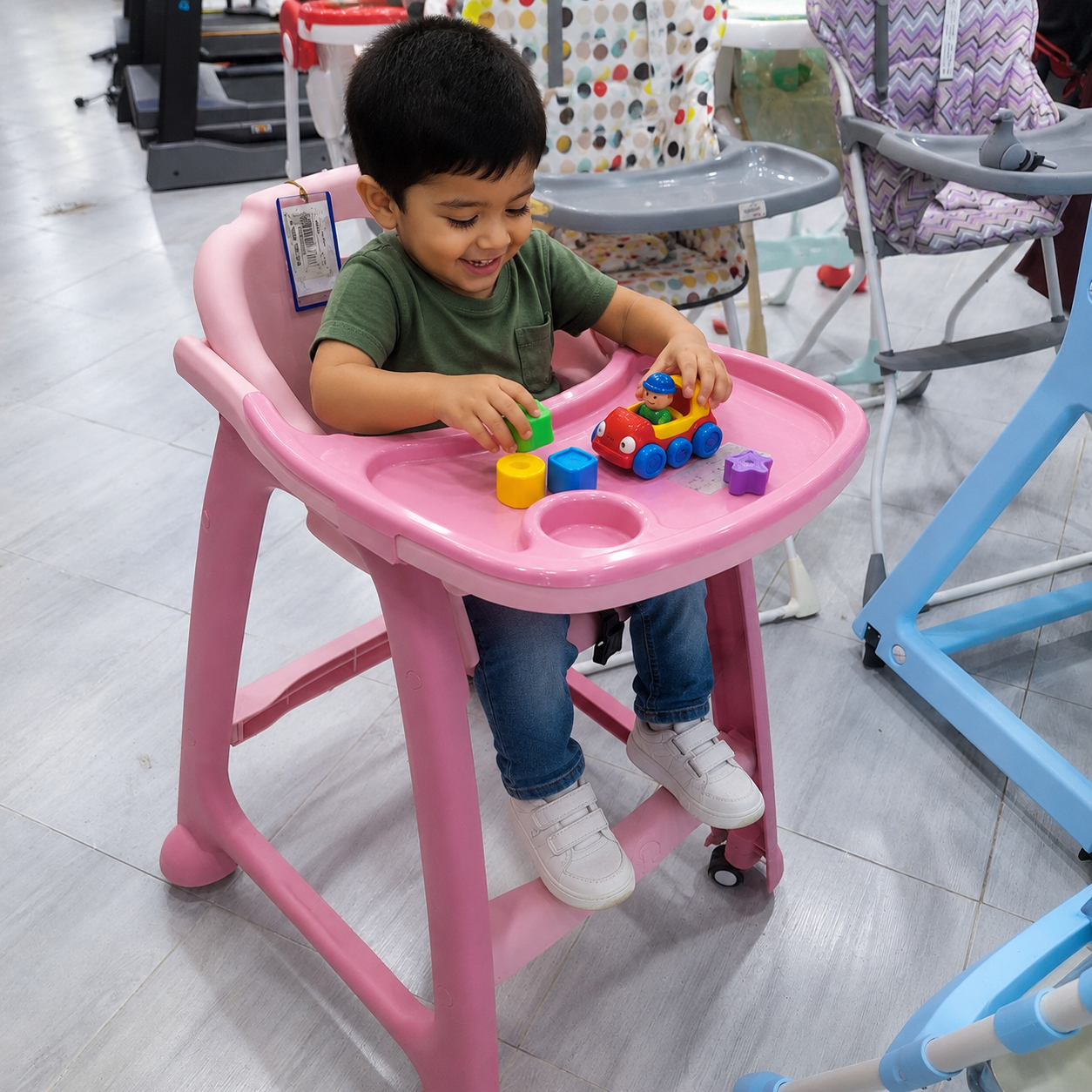 كرسي طعام بلاستيكي للأطفال بصينية وعجلات – وردي | Kids Plastic High Chair
