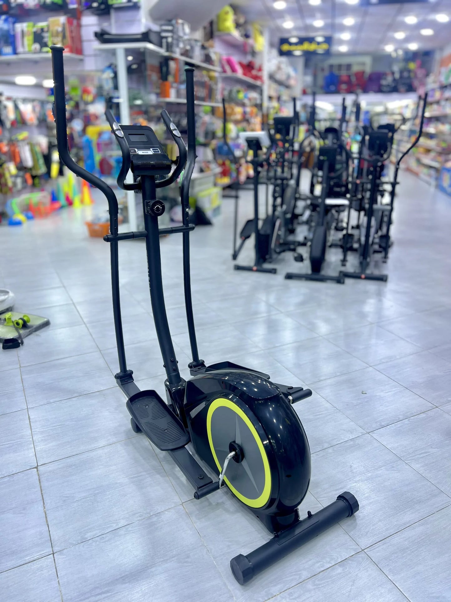 جهاز مشي بيضاوي (إهليلجي) Xrival Elliptical Trainer 110 KG