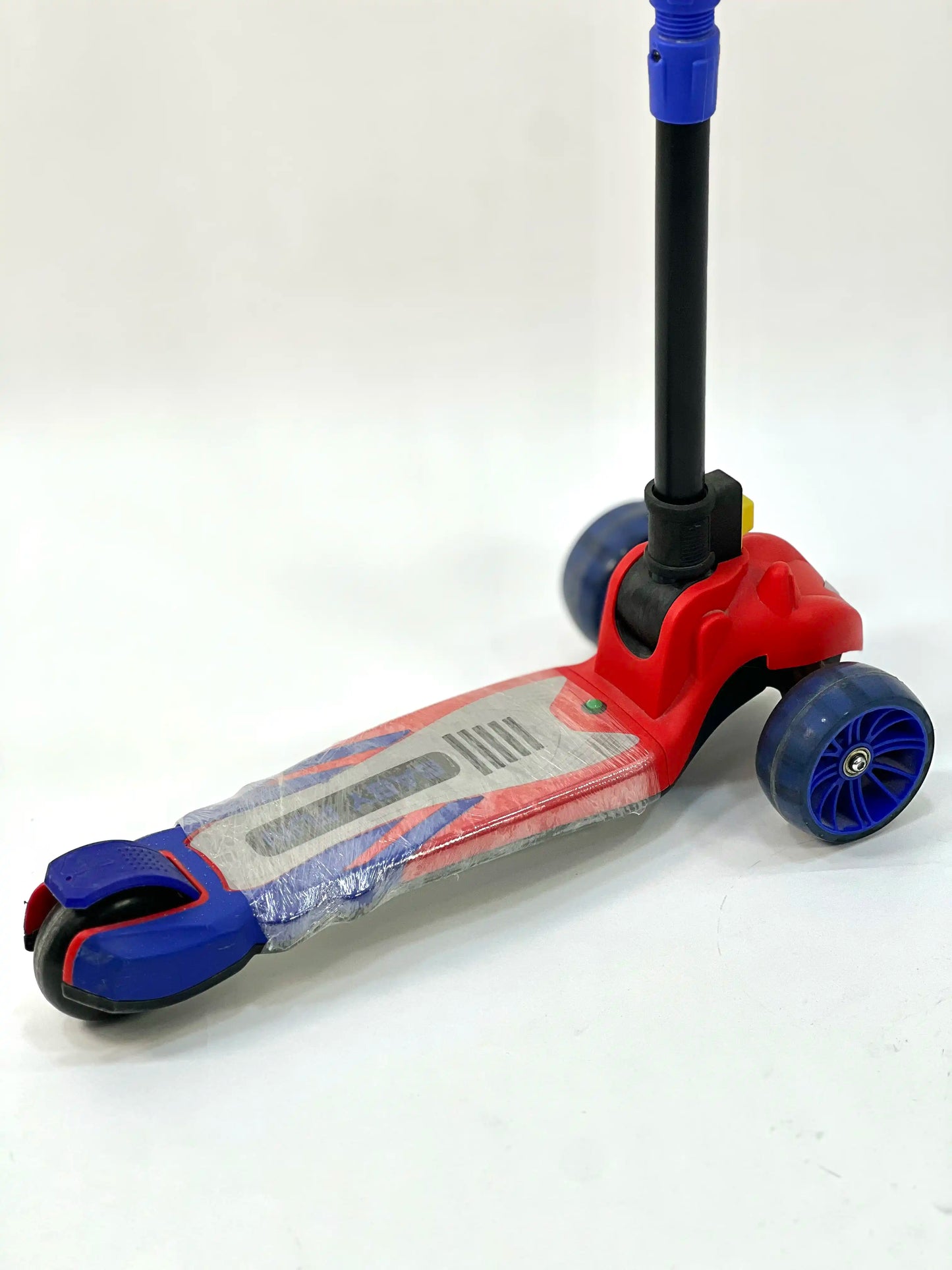 سكوتر أطفال ثلاثي العجلات World Brinquedos – Patinete Infantil 3 Wheels Scooter