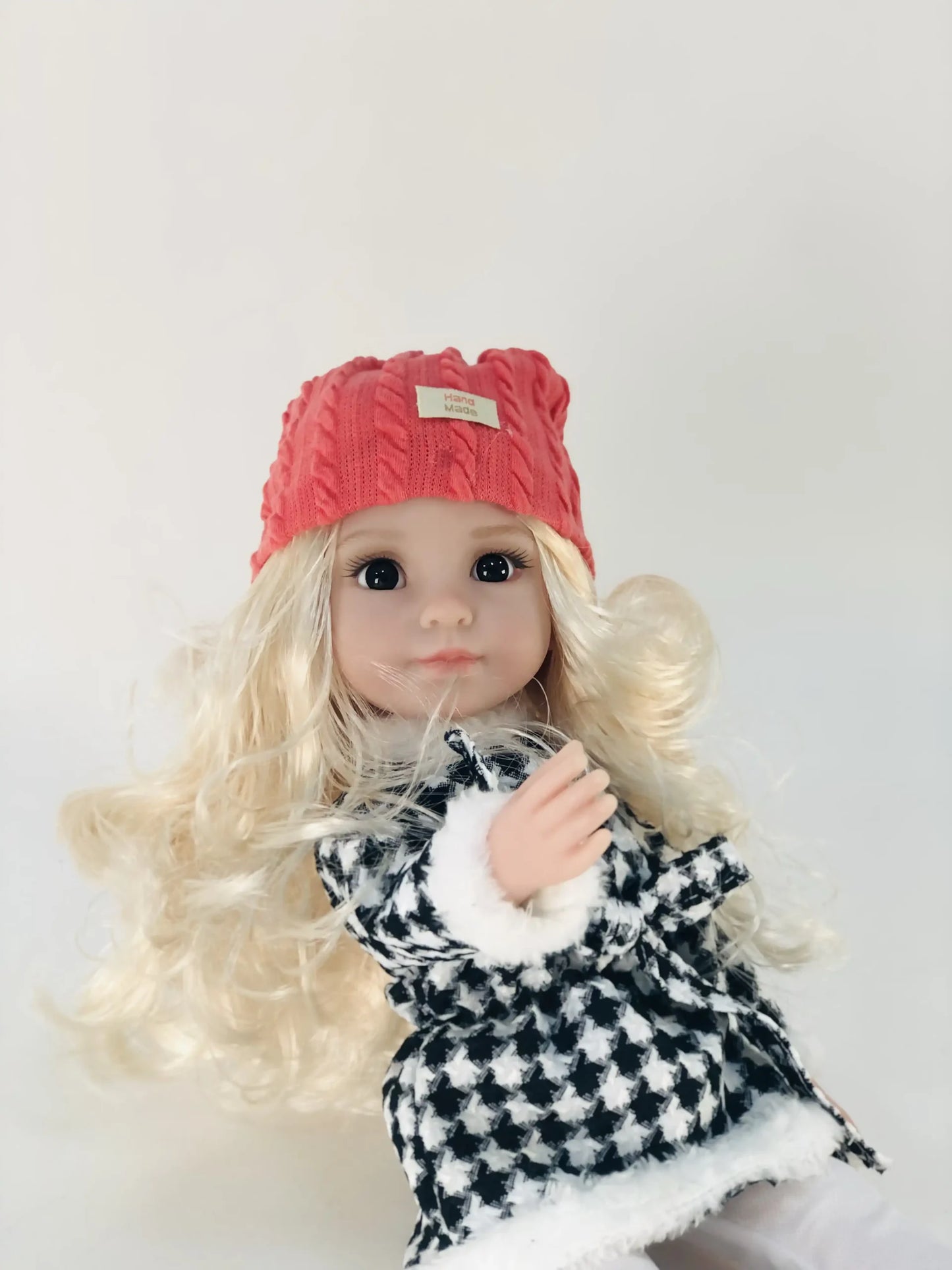 مية شقراء Blonde Fashion Doll