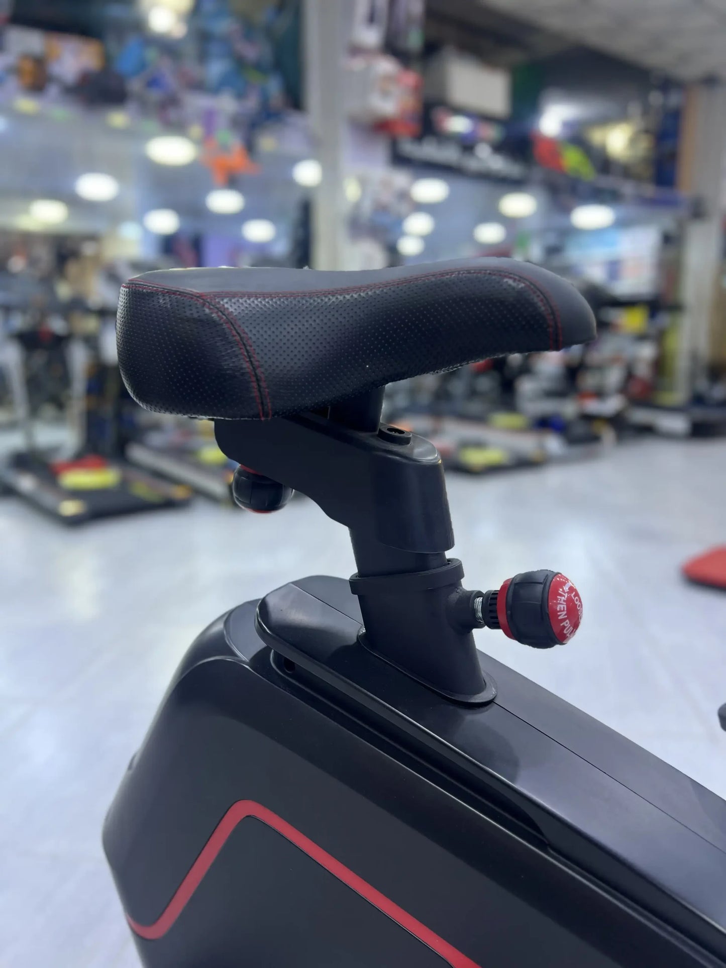 دراجة رياضية داخلية FITNESS BIKE 130KG