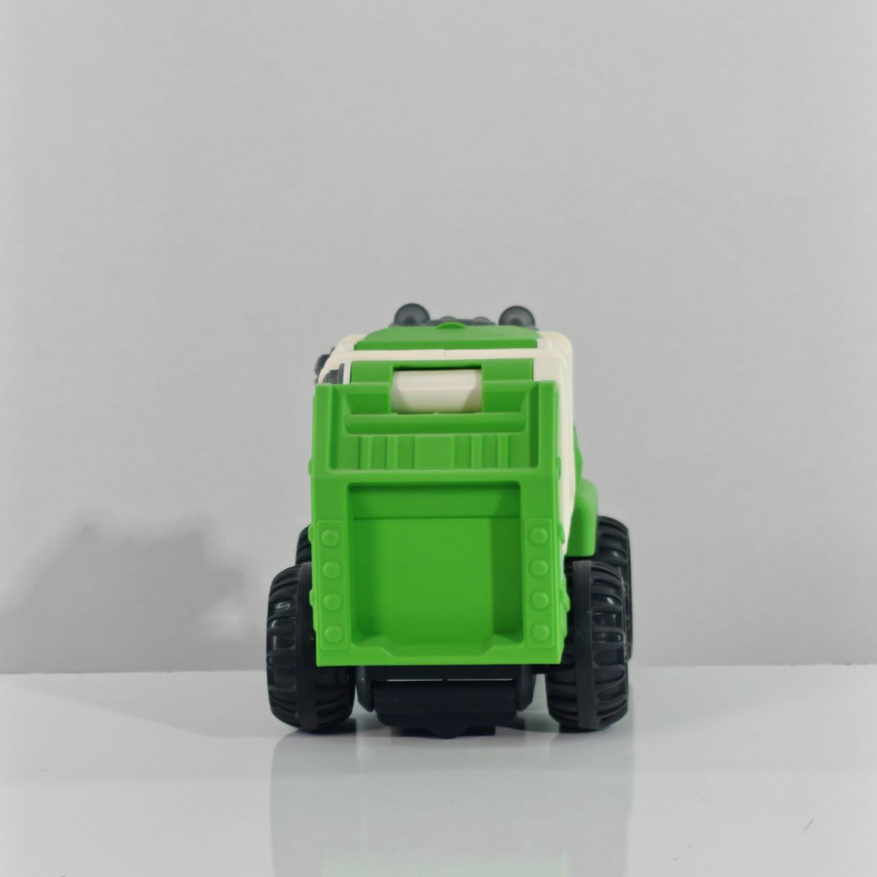 شاحنة قمامة DIY بالتحكم Garbage Truck Assembling RC
