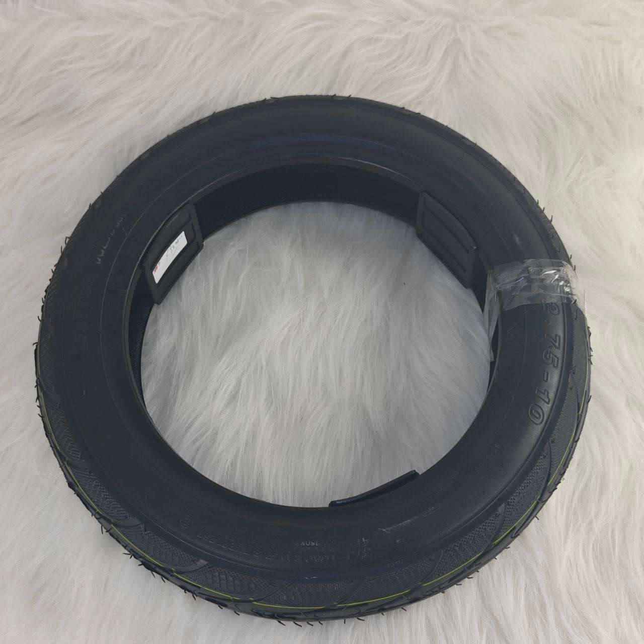 إطار سكوتر صلب مقاس 2.75-10 – Solid Scooter Tire 2.75-10 الخيار العملي لكل من يبحث عن المتانة، الثبات، والأداء الجيد في التنقل اليومي