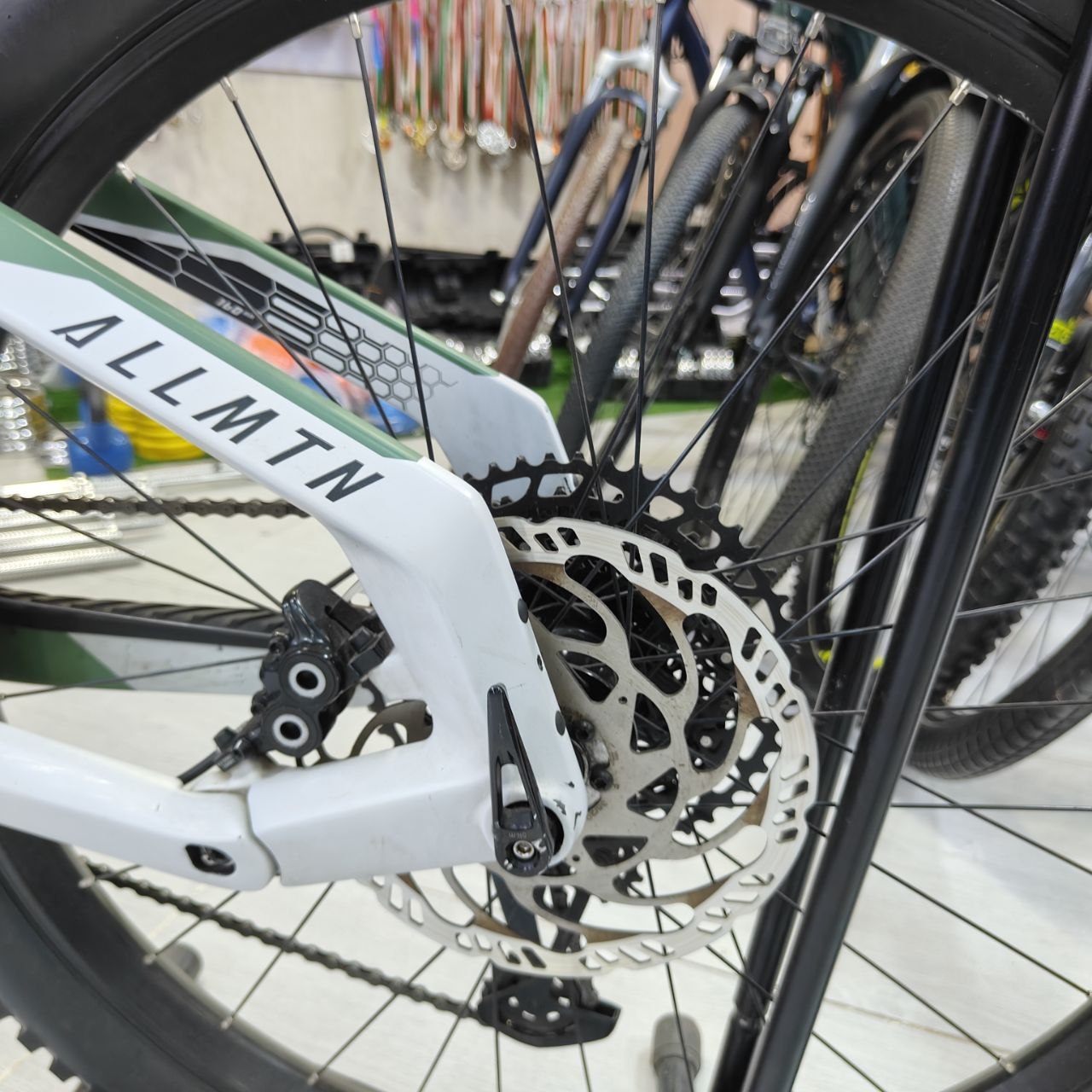 دراجة كهربائية جبلية Haibike ALLMTN بمحرك Yamaha | Haibike ALLMTN Electric Mountain Bike with Yamaha Motor