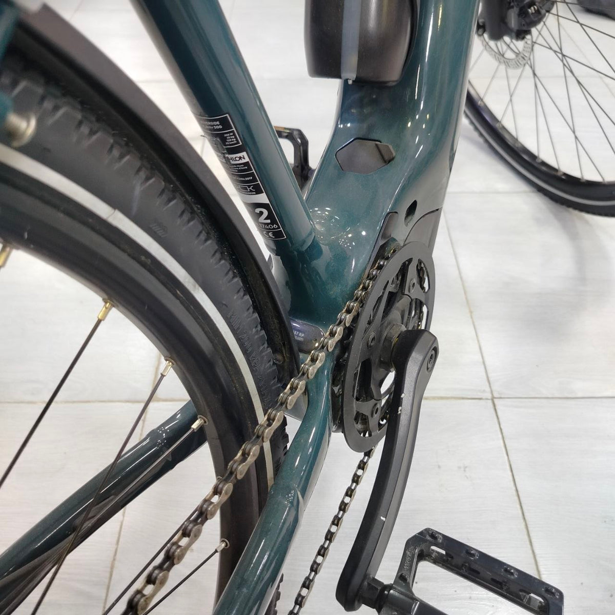 دراجة كهربائية Riverside بإطار عالٍ ومحرك مركزي – أخضر داكن | Riverside Mid-Drive E-Bike (High Frame)