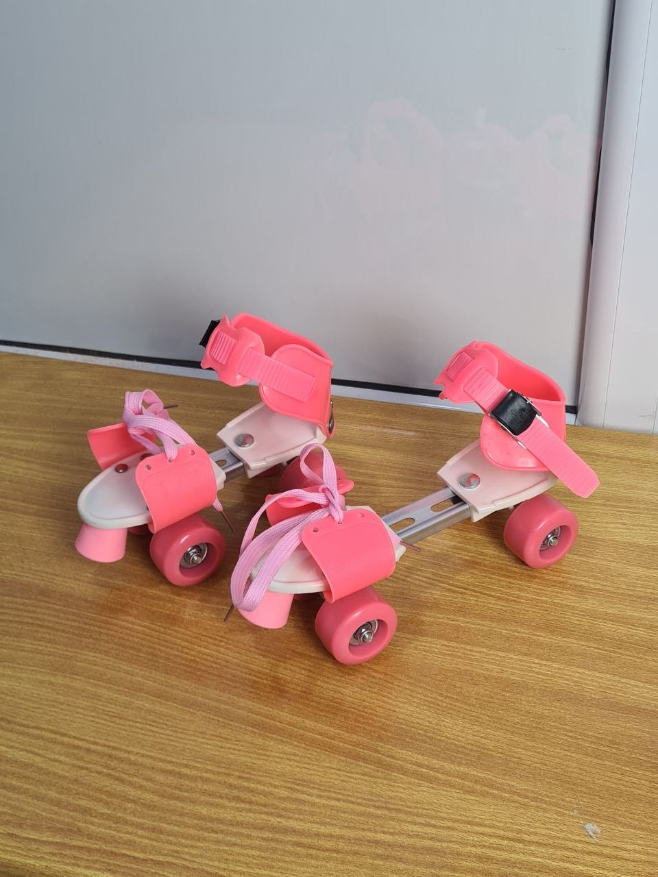 حذاء تزلج رباعي قابل للتعديل للأطفال باللون الوردي | Pink Adjustable Quad Roller Skates for Kids