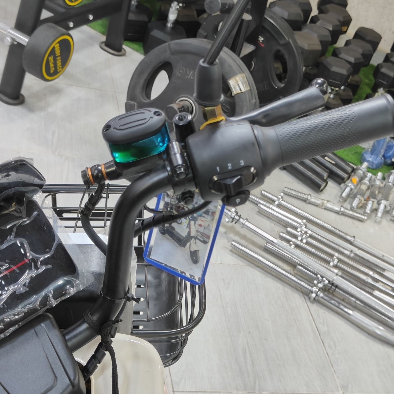 موطو كهربائية SDA E-Z7 بسلة أمامية | SDA E-Z7 Electric Scooter with Front Basket