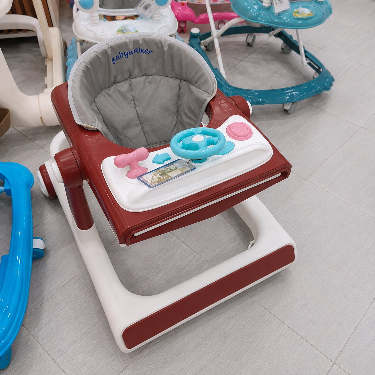 مشاية أطفال عصرية بمقعد مبطن ولوحة ألعاب | Modern Baby Walker with Activity Tray
