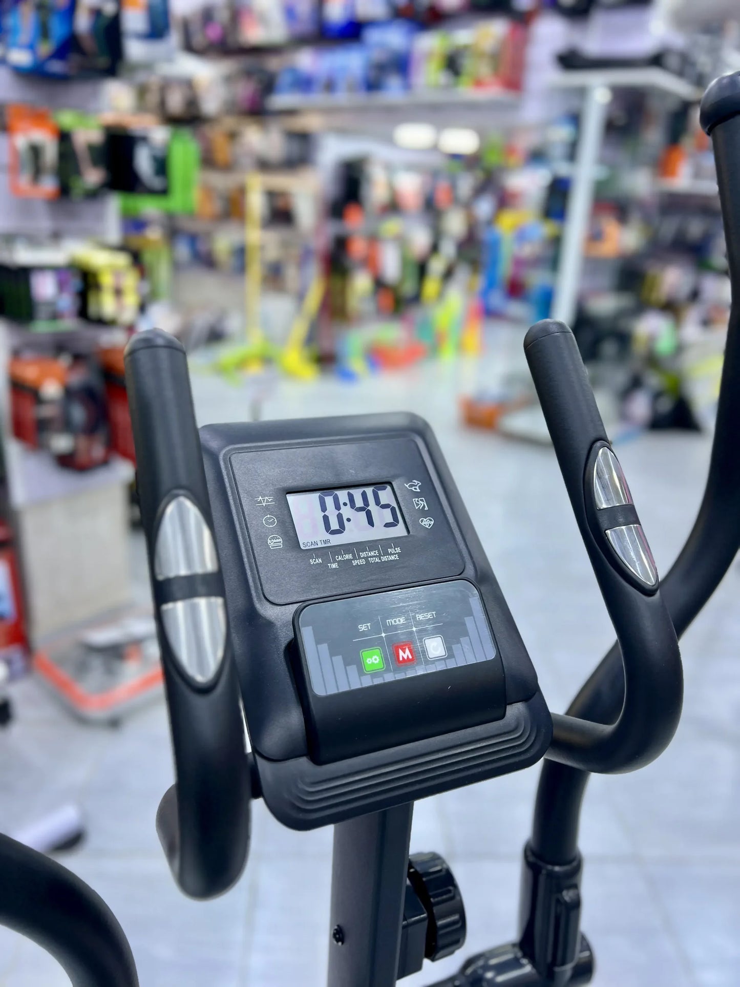 آلة تمارين بيضاوية (Elliptical Trainer) 110 KG دفع أمامي