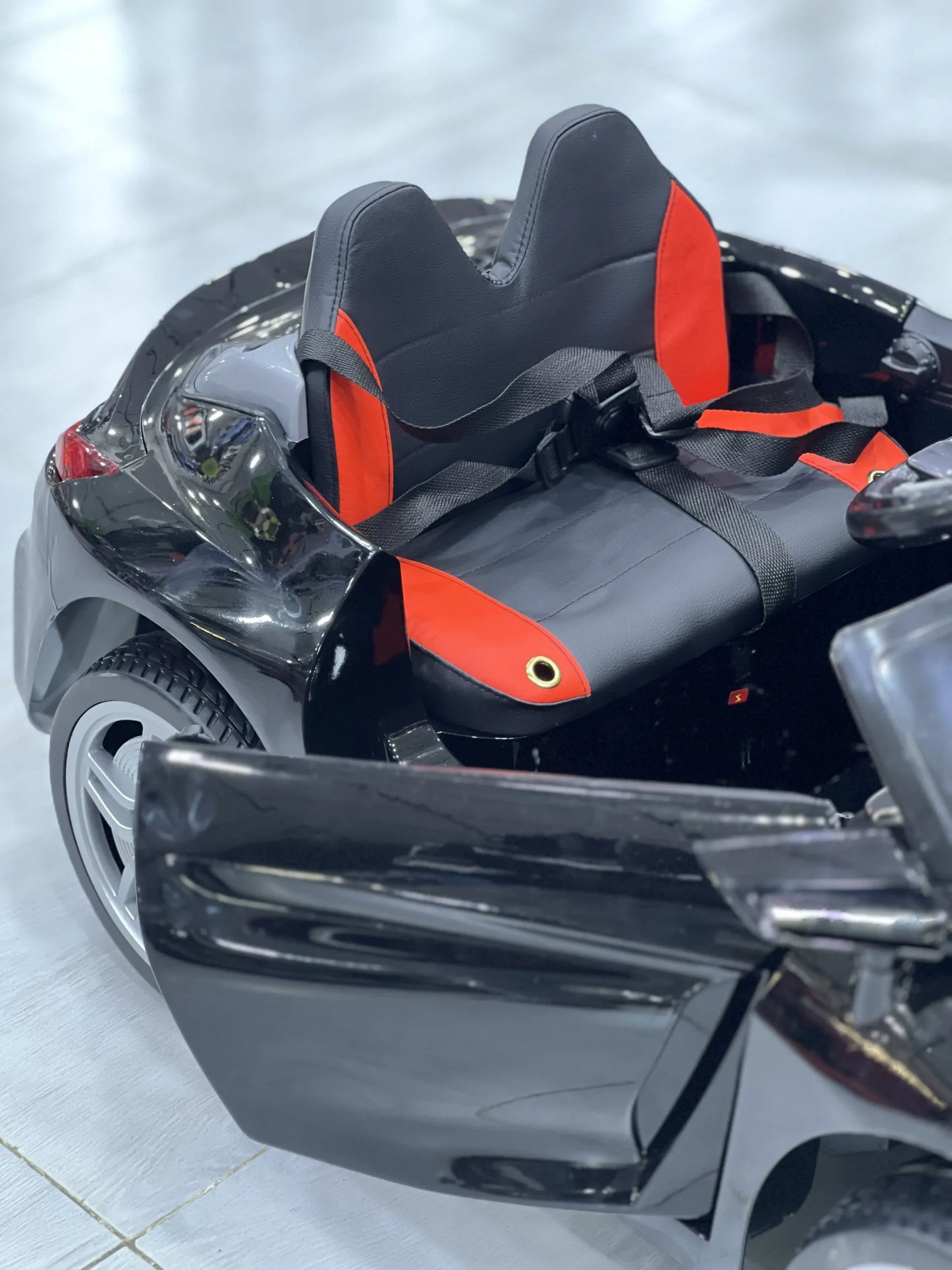 سيارة كهربائية للأطفال Just Drive mercedes GT