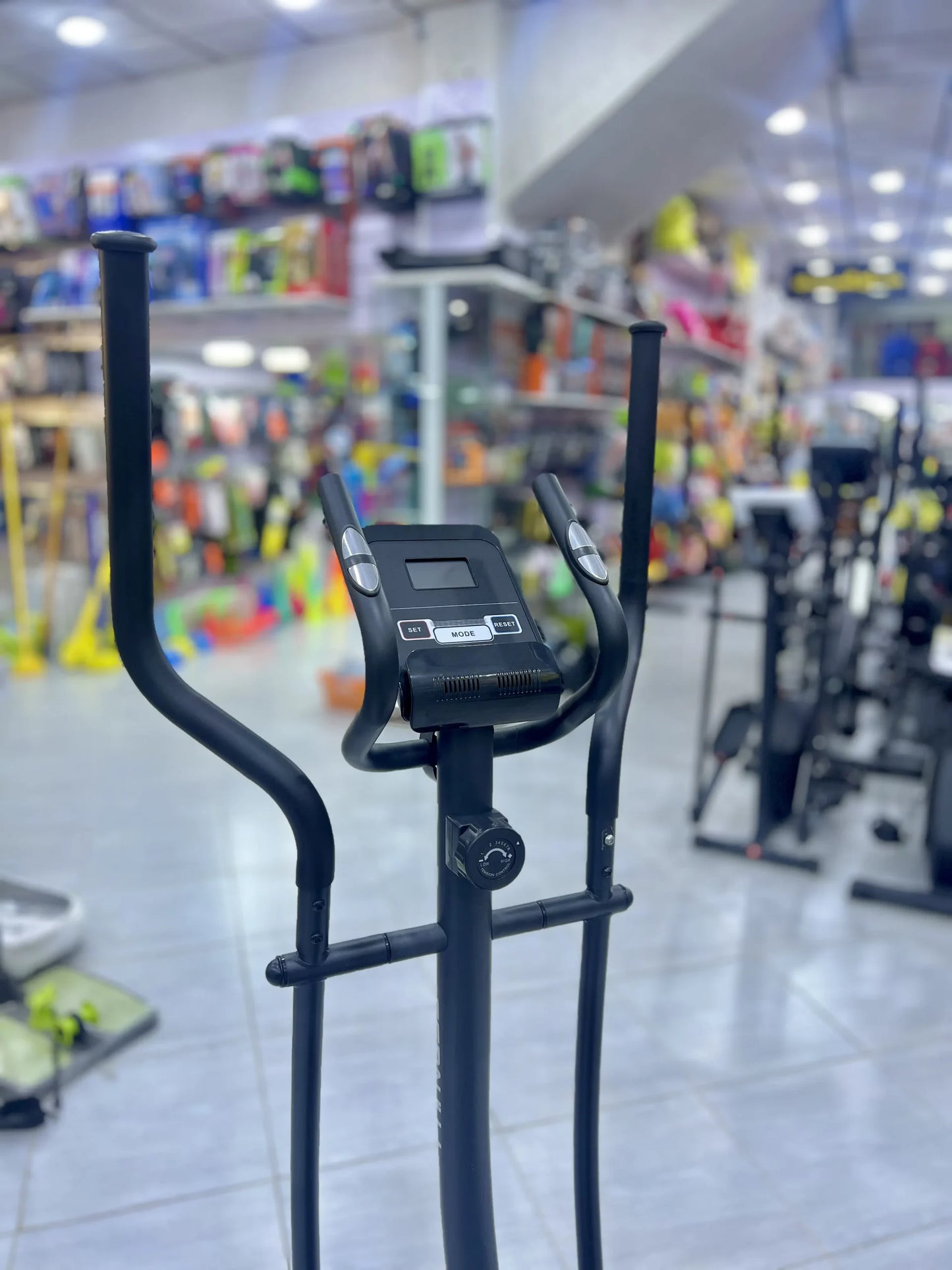 جهاز مشي بيضاوي (إهليلجي) Xrival Elliptical Trainer 110 KG