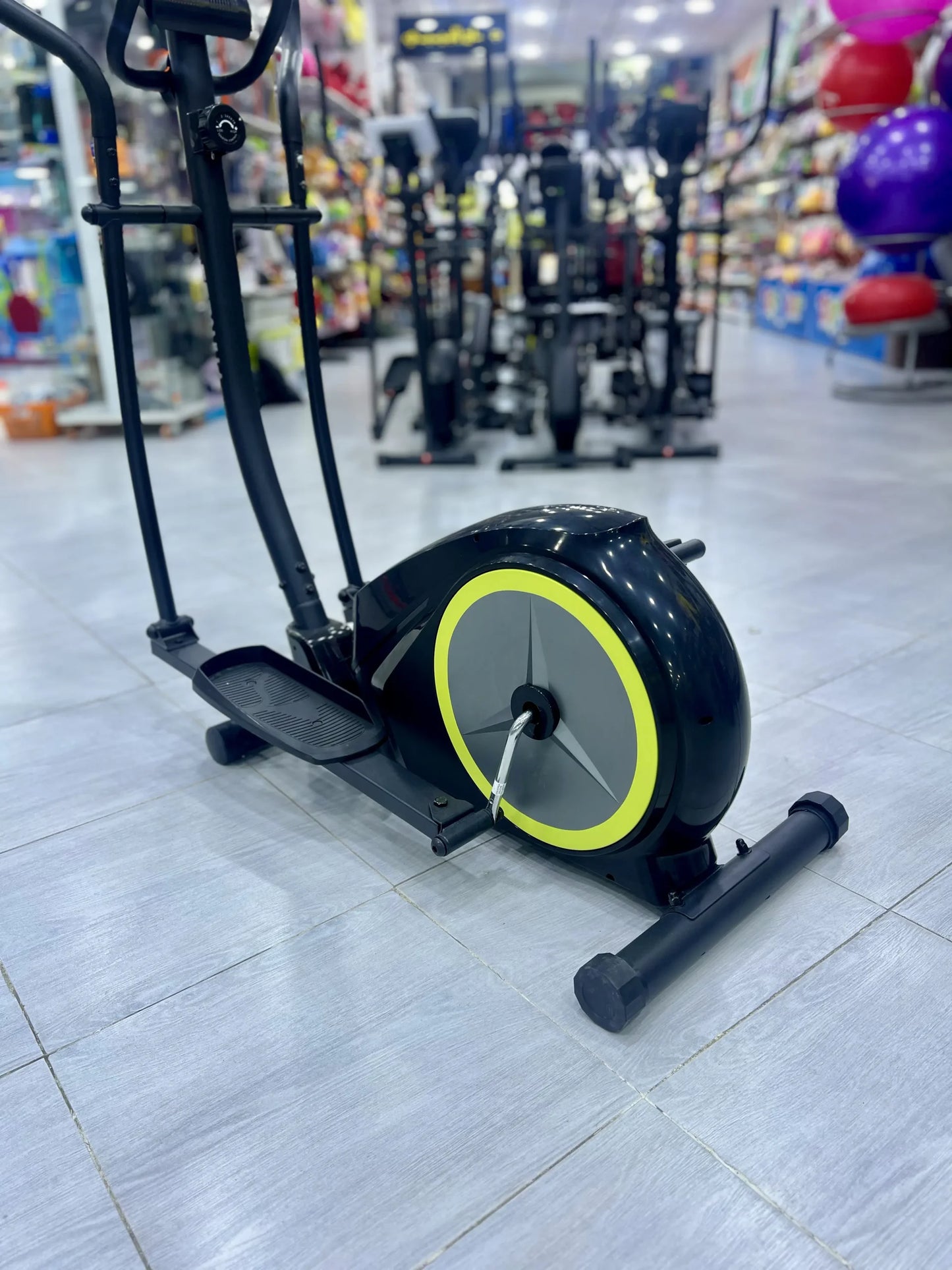 جهاز مشي بيضاوي (إهليلجي) Xrival Elliptical Trainer 110 KG