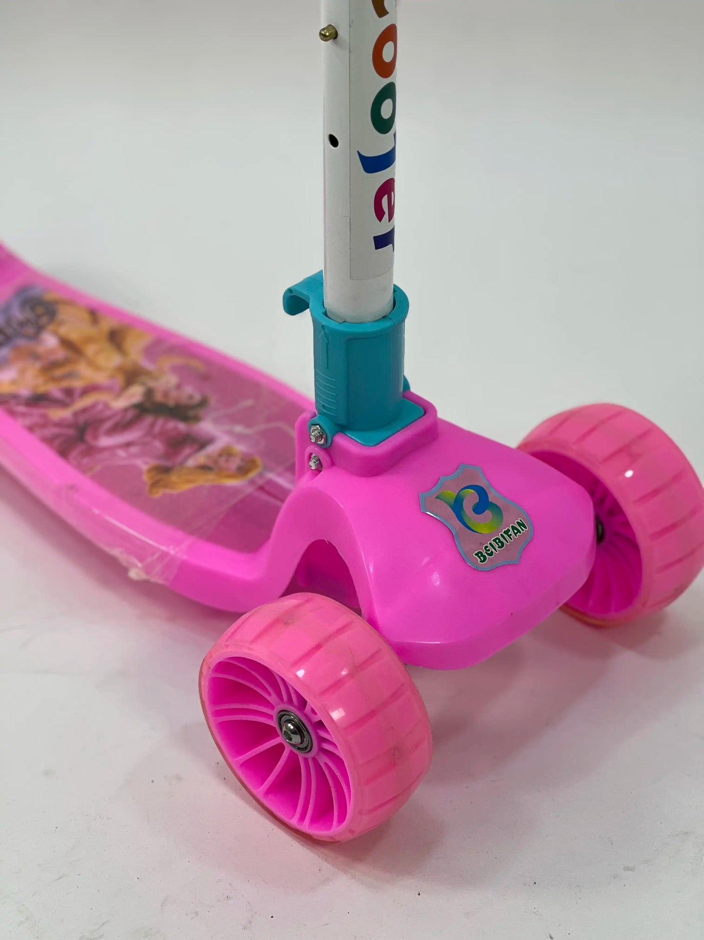 سكوتر أطفال وردي برسومات الأميرات  Princess Pink Kids 3-Wheel Scooter