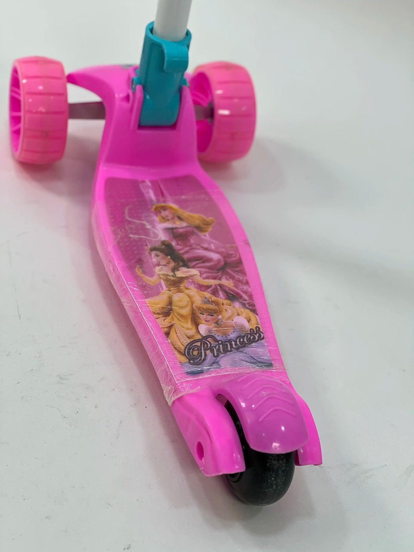 سكوتر أطفال وردي برسومات الأميرات  Princess Pink Kids 3-Wheel Scooter