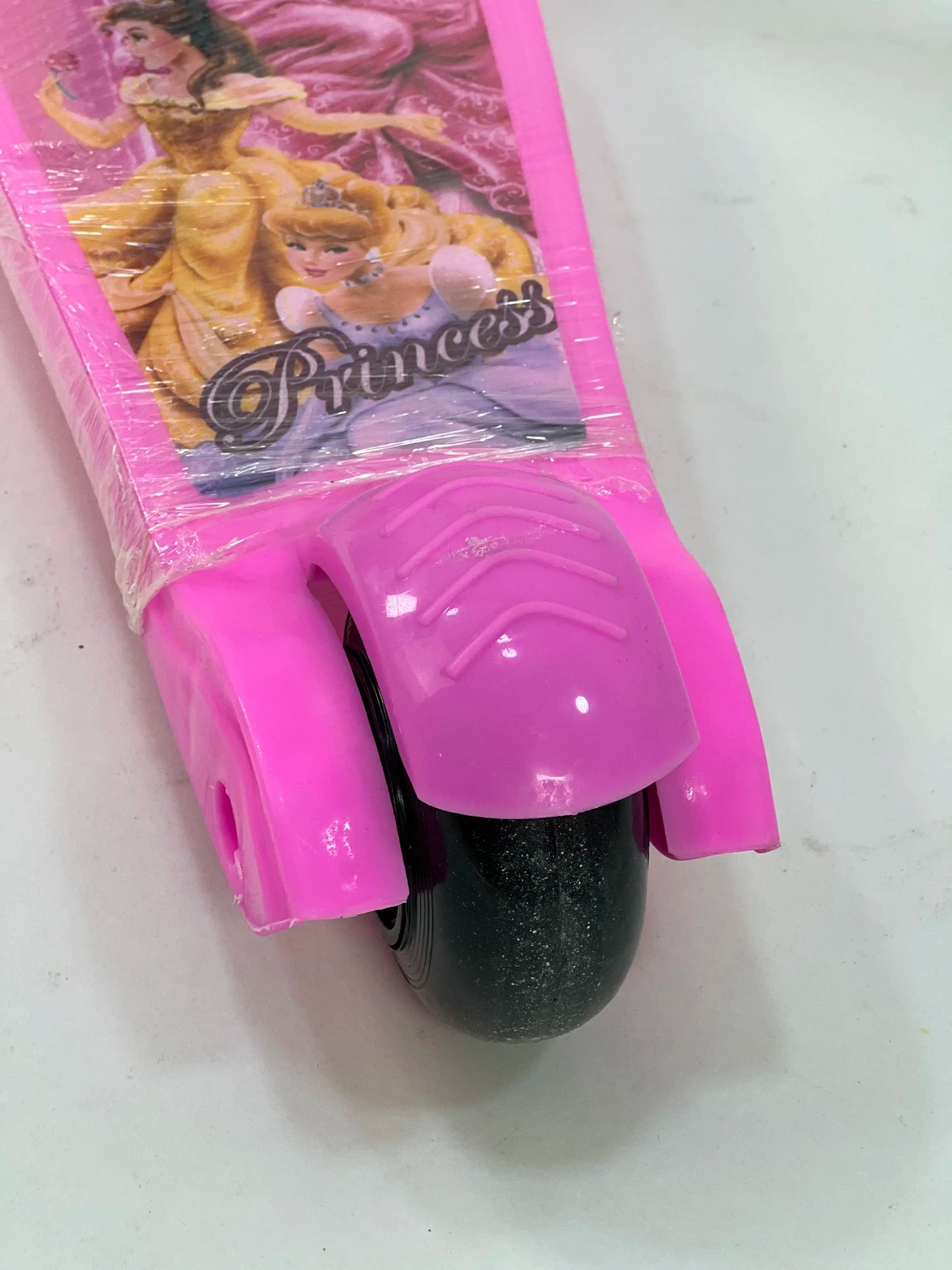 سكوتر أطفال وردي برسومات الأميرات  Princess Pink Kids 3-Wheel Scooter