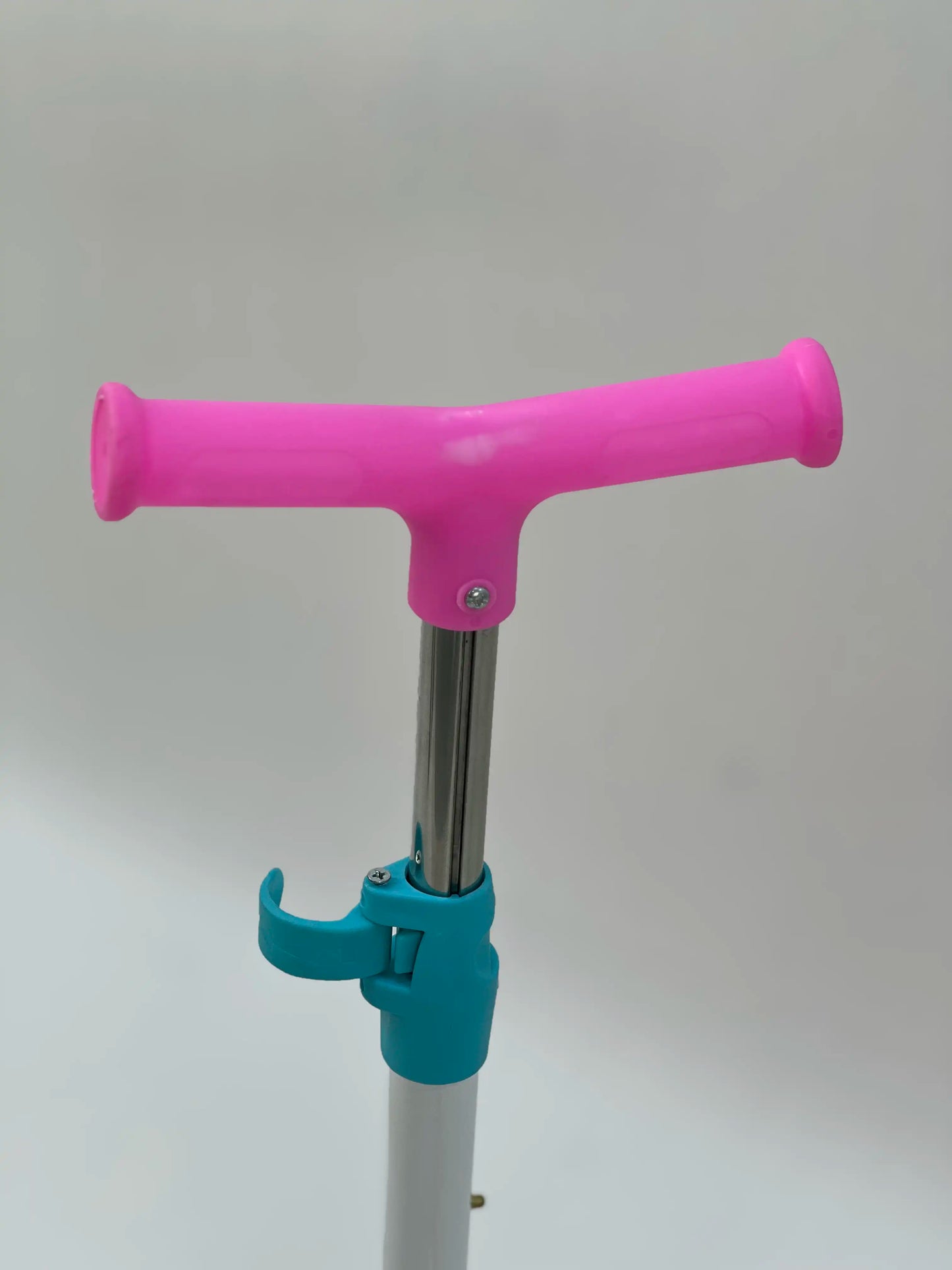سكوتر أطفال وردي برسومات الأميرات  Princess Pink Kids 3-Wheel Scooter
