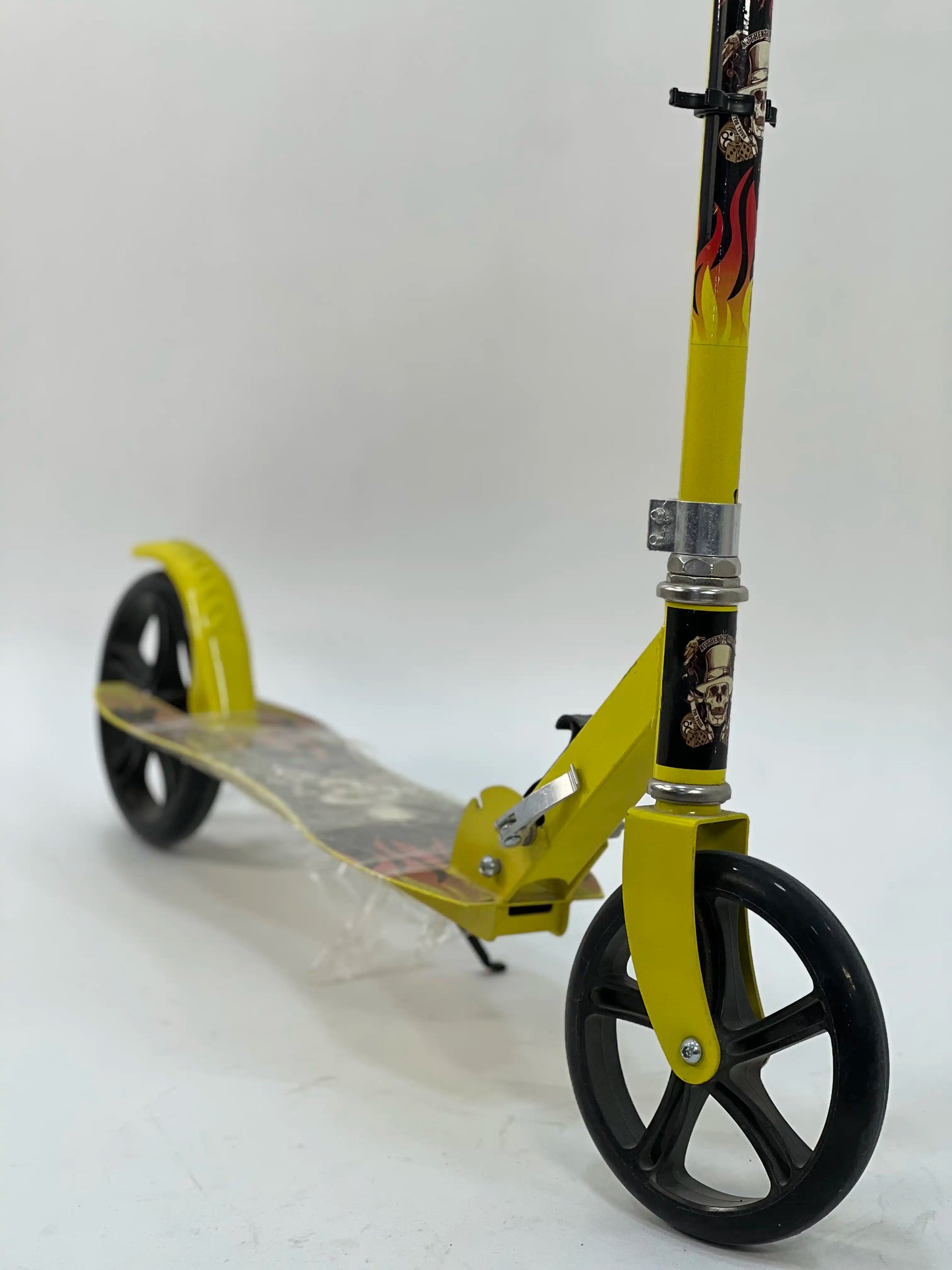 سكوتر ركلة أصفر برسومات جمجمة – Yellow Skull Kick Scooter