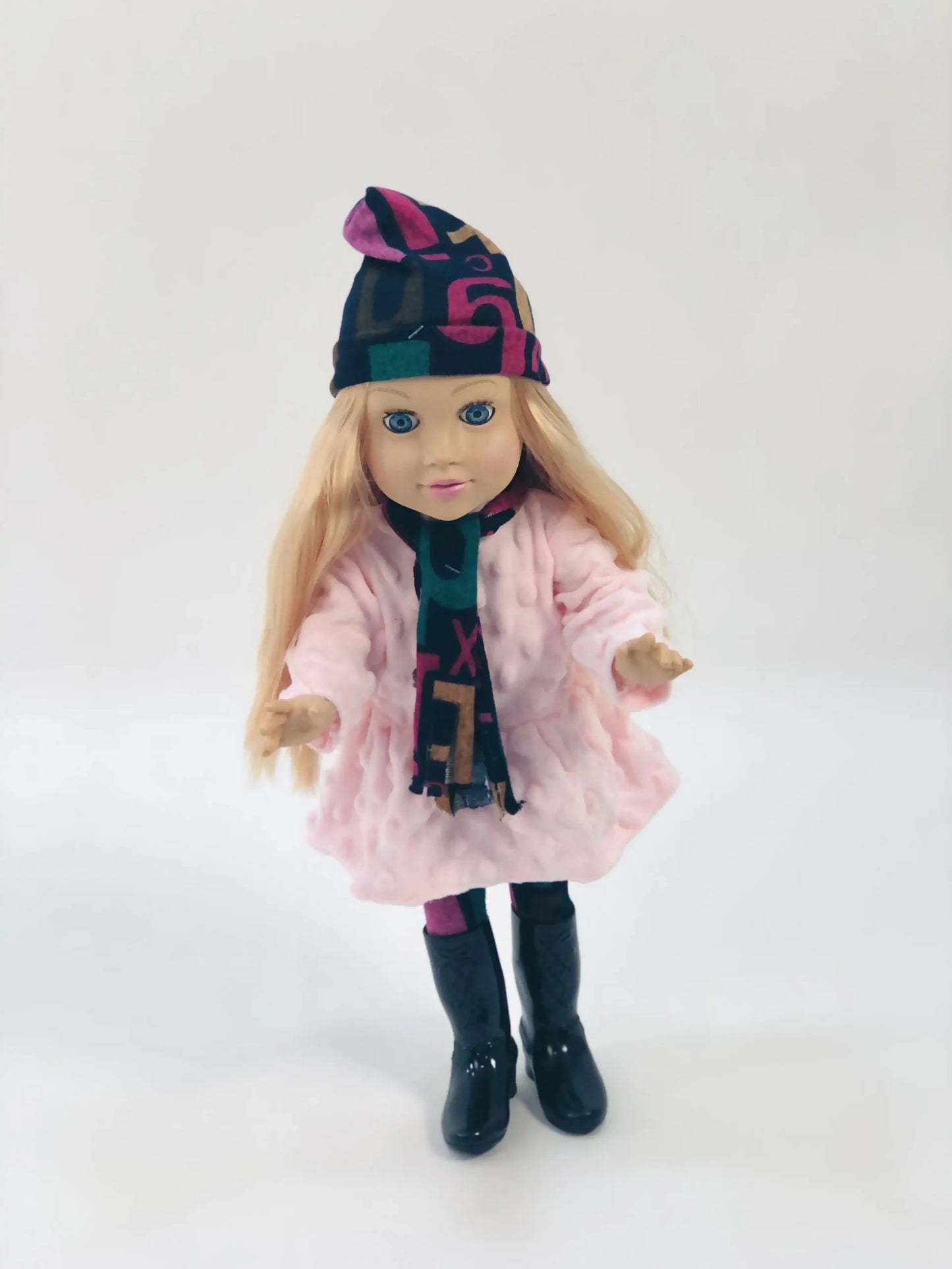 دمية كلارا المعلمة  Clara Teacher Interactive Doll