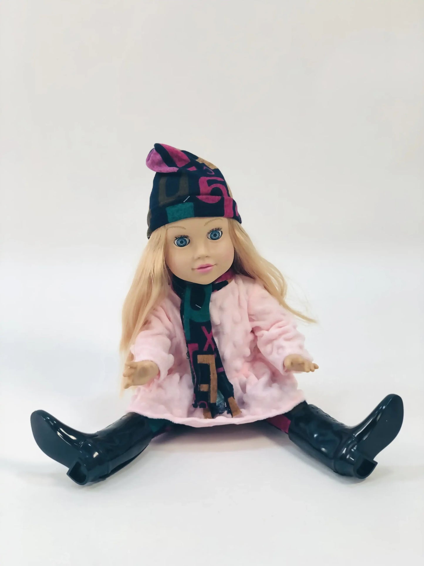 دمية كلارا المعلمة  Clara Teacher Interactive Doll
