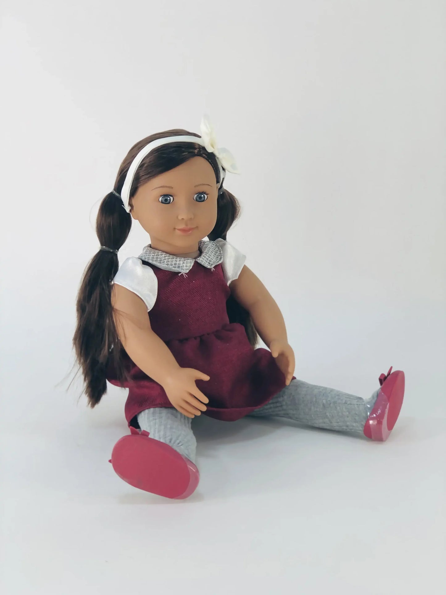 دمية كلاسيكية  Our Generation Milana Doll