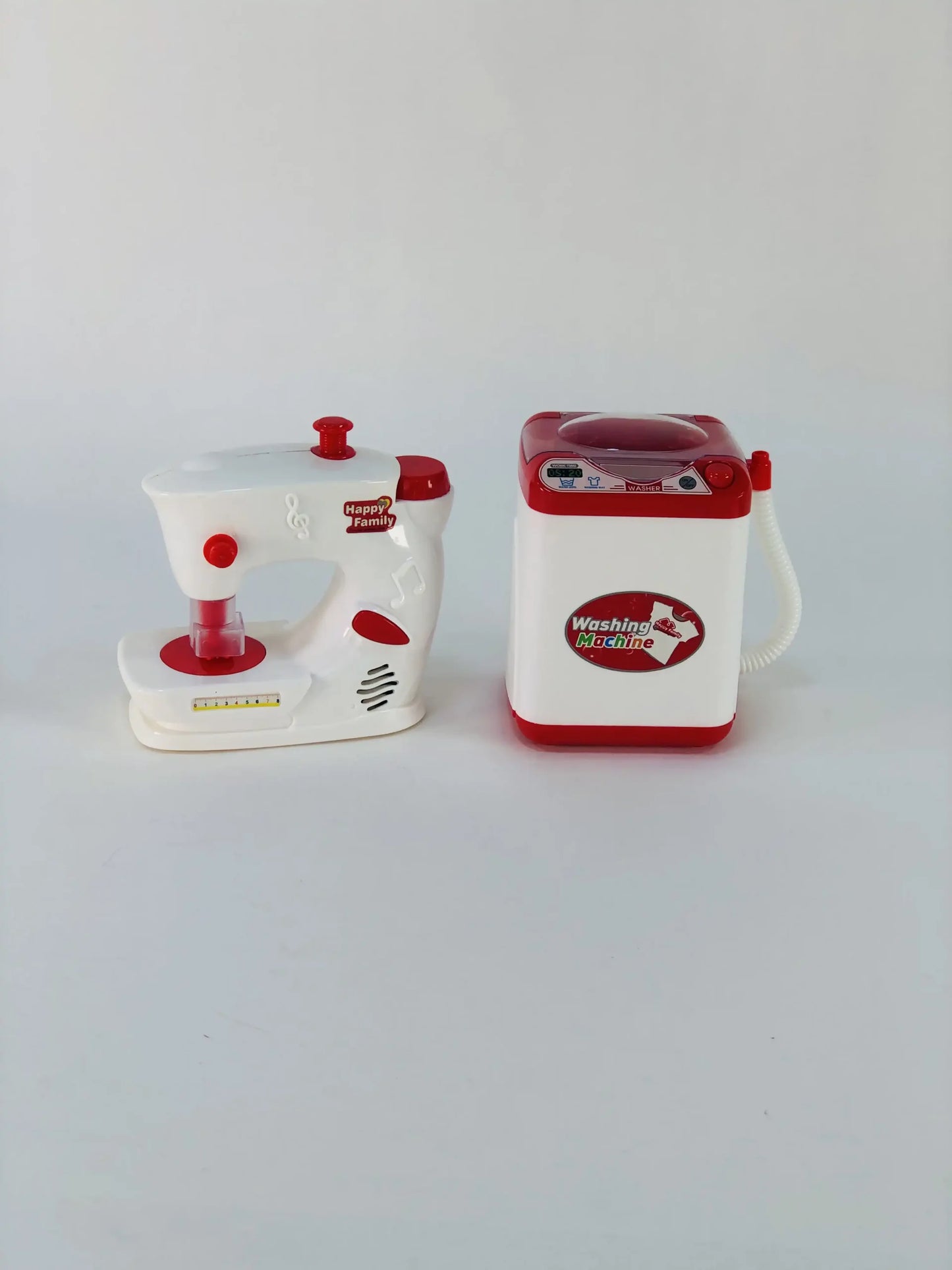 مجموعة خياطة وغسيل للأطفال  Happy Family Sewing & Laundry Set