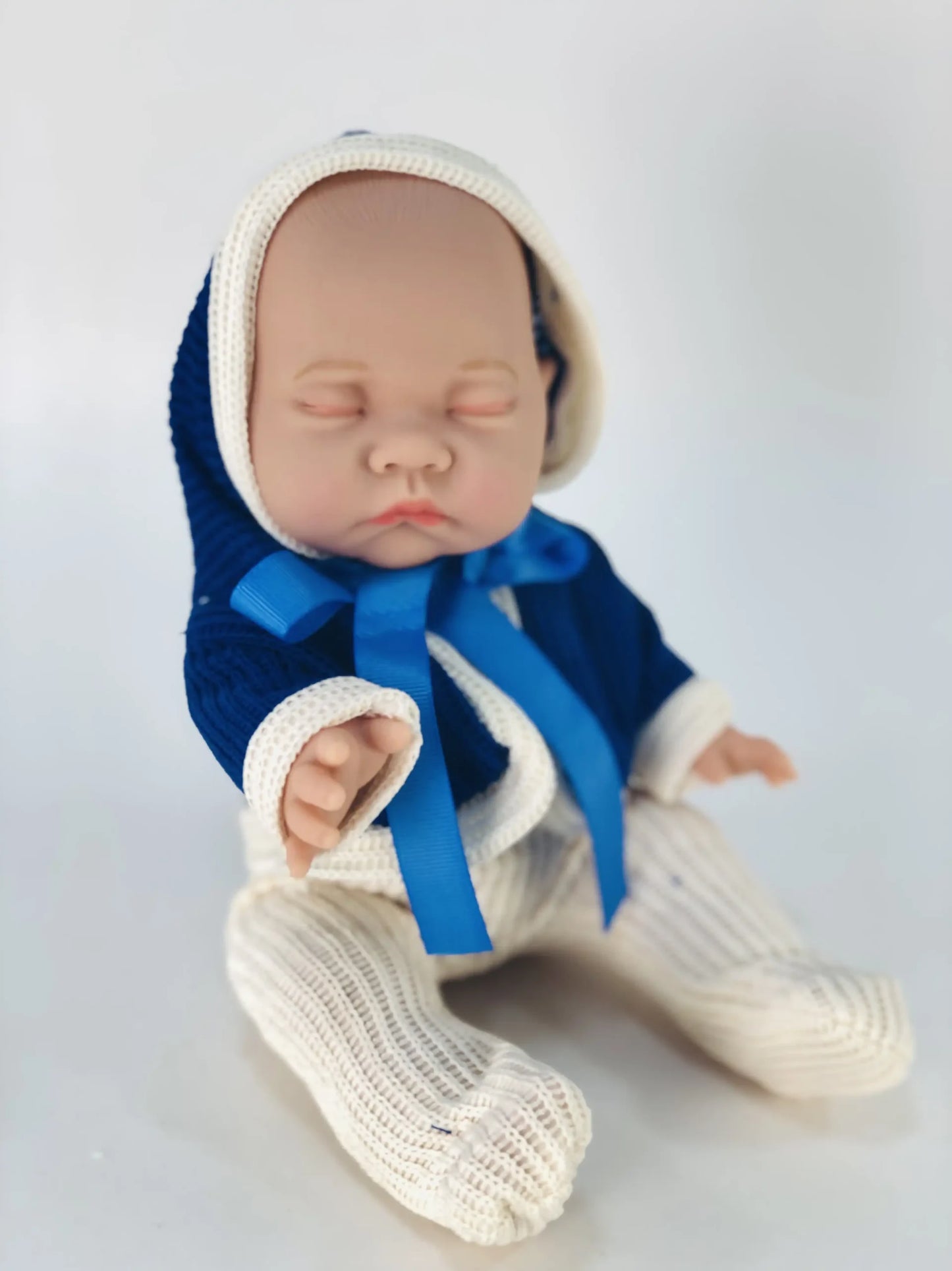دمية الطفل النائم Sleeping Baby Doll