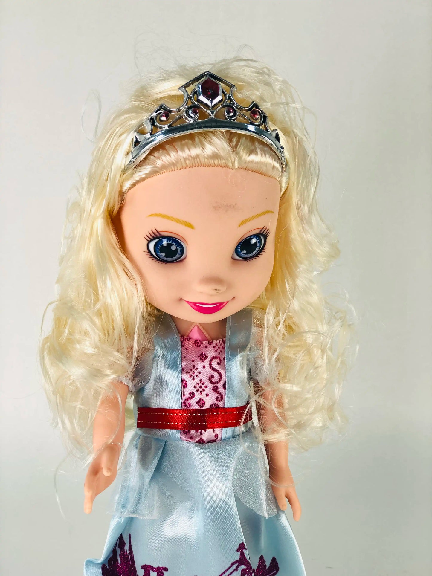 دمية أميرة مع تاج ومشط – Girls Beauty Princess Doll