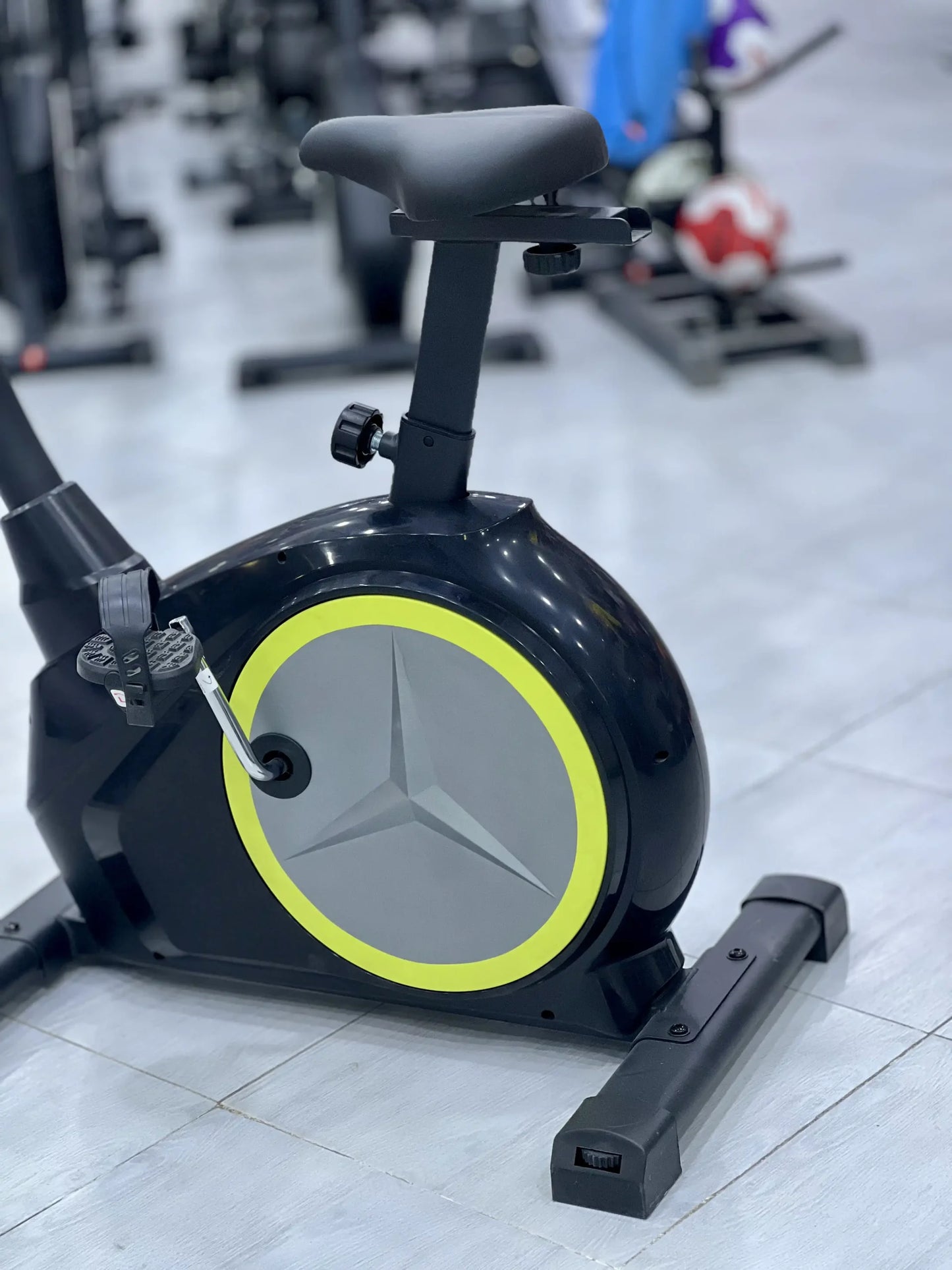 دراجة رياضية داخلية FITNESS BIKE 120KG