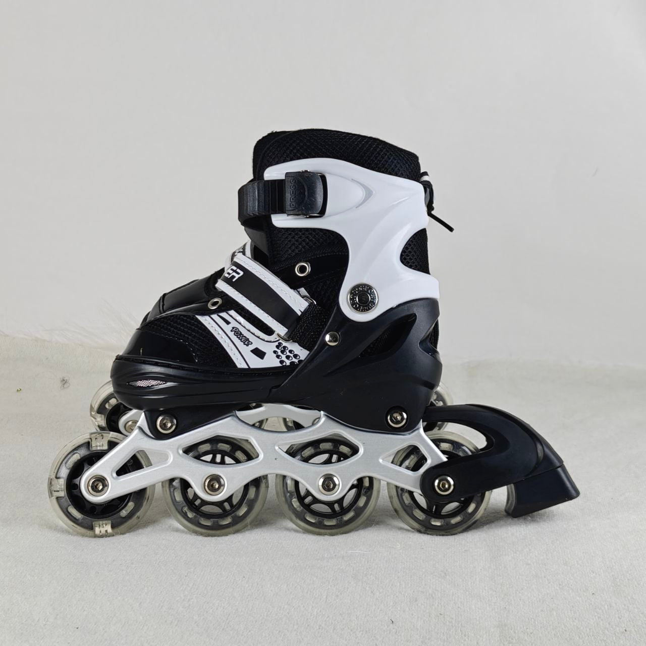 • حذاء التزلج للأطفال والكبار – رولر سكايت قابل للتعديل | Adjustable Inline Skates خيار رائع لعشاق الحركة، الرياضة، والمرح في الهواء الطلق