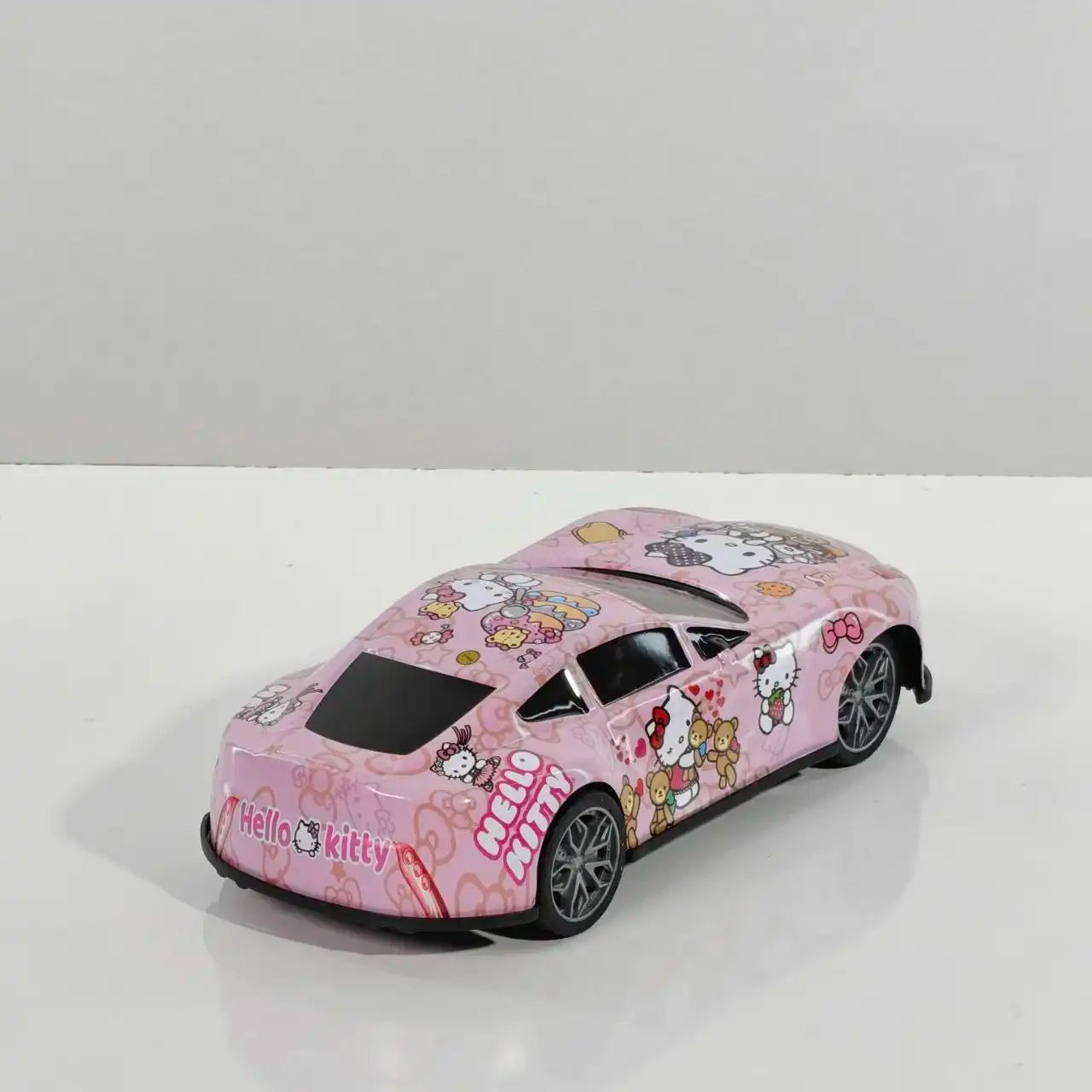 سيارة هالو كيتي الفقاعية بالتحكم عن بعد Hello Kitty Bubble RC Car