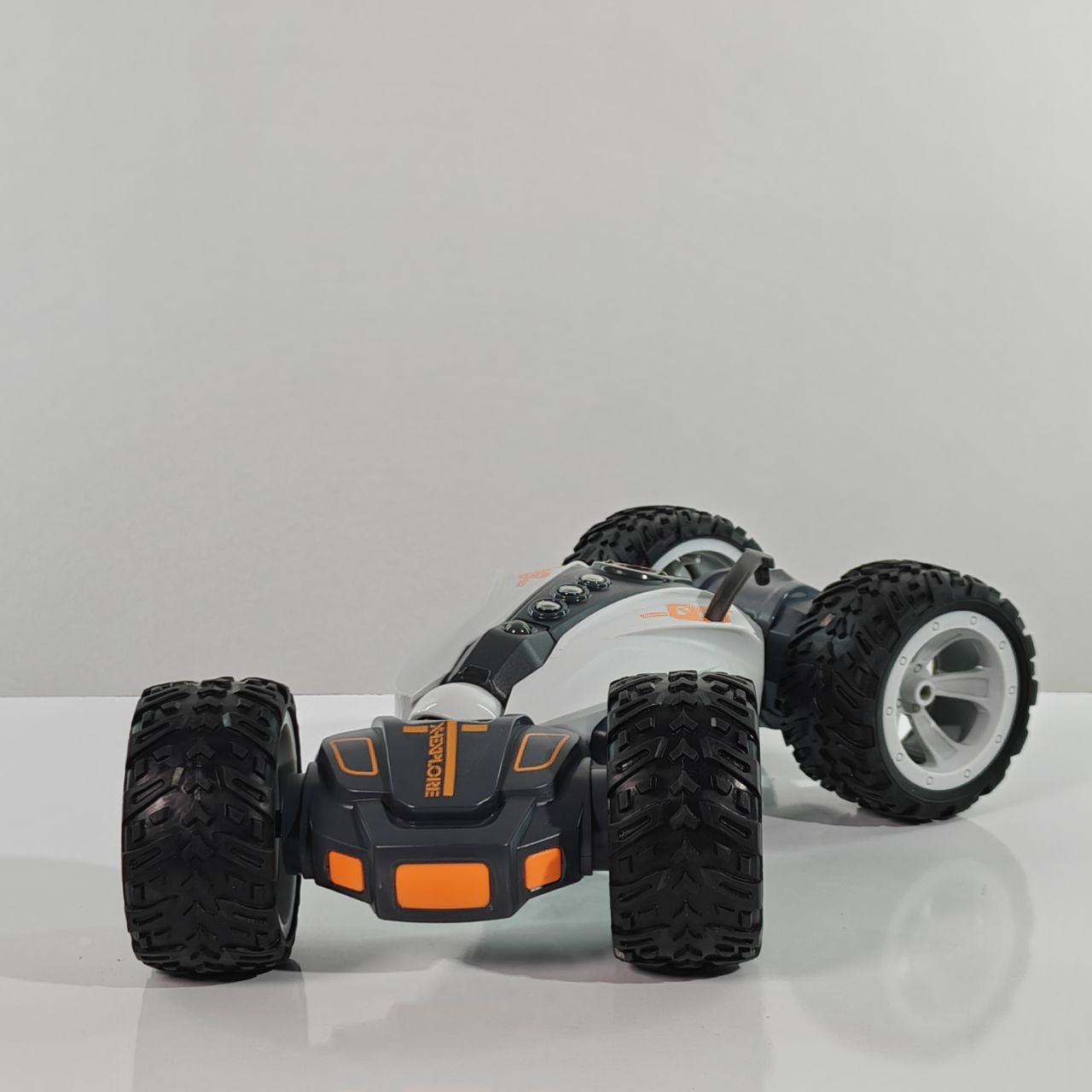 سيارة حركات بهلوانيةToys Stunt Torsion