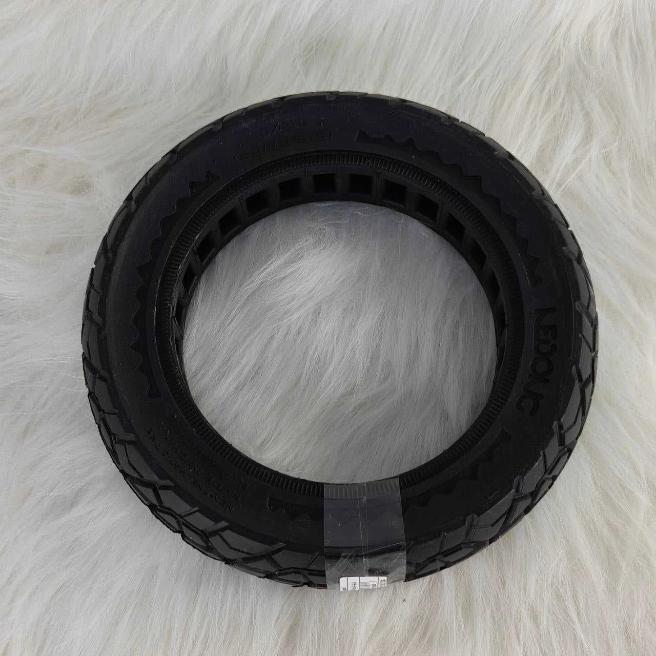 إطار سكوتر صلب مقاوم للتآكل – Solid Scooter Tire الخيار المثالي لمن يبحث عن أداء ثابت ومتانة عالية أثناء التنقل اليومي