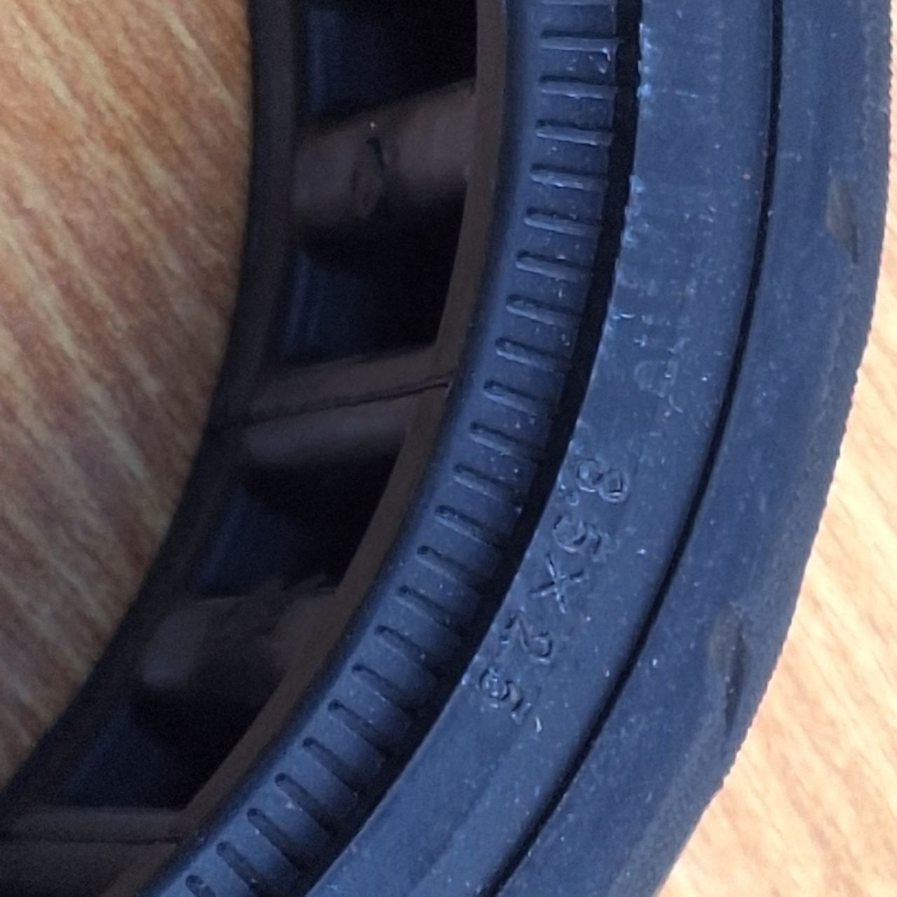 إطار عجلة مقاس 8.5×2.5 | 8.5×2.5 Tire