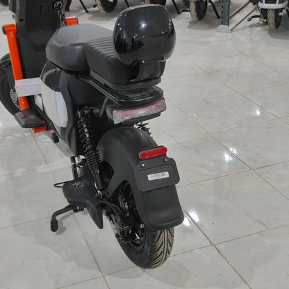 دراجة كهربائية SDA U2 — أسود وأبيض | SDA U2 Electric Scooter