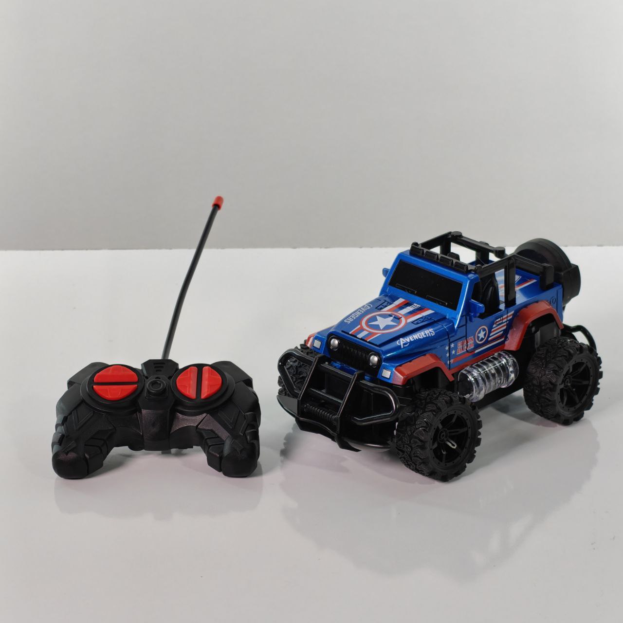 سيارة أفنجرز بالتحكم عن بعد Avengers RC 1:18