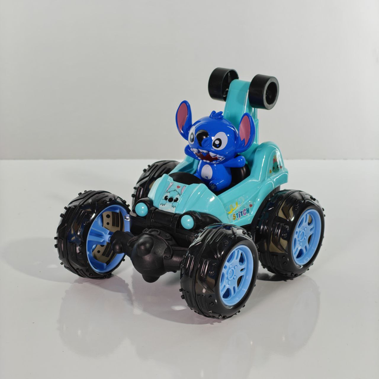 سيارة حيلة راقصة بالتحكم عن بعد Stitch RC Dancing Stunt Car