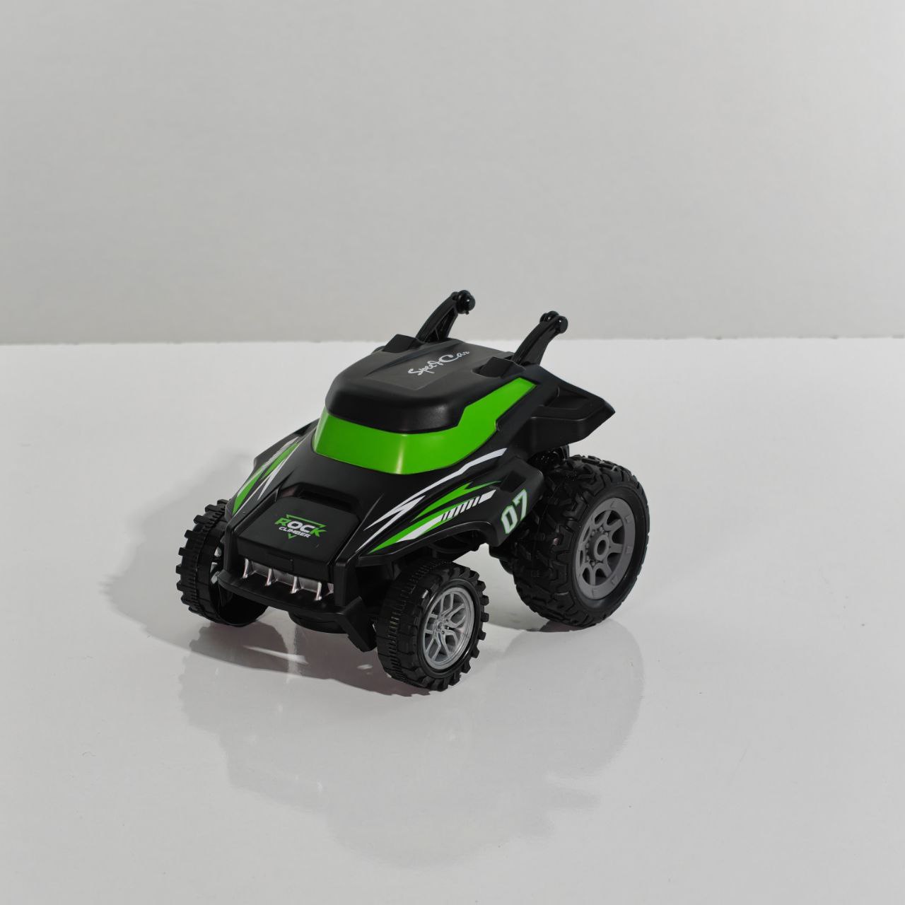 سيارة تحكم عن بعد بهلوانية Stunt Force RC Car