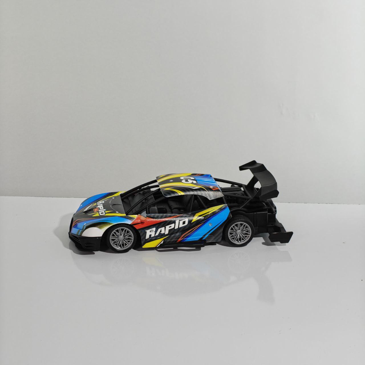 سيارة سباق تحكم عن بعد RC Racing Champion