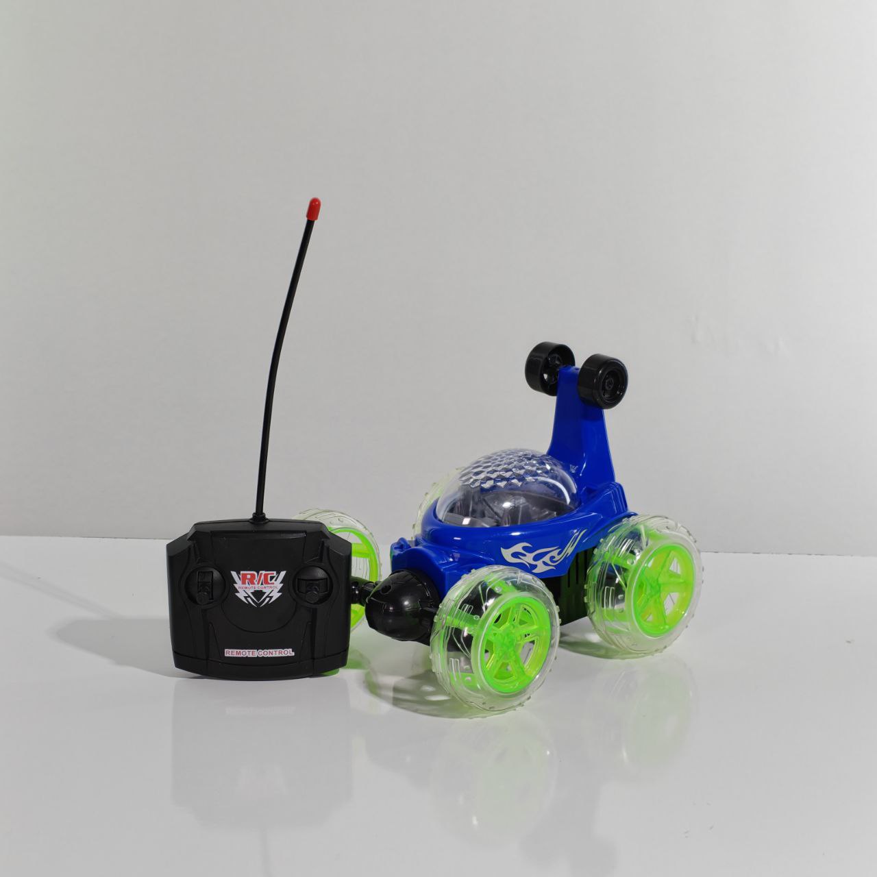 سيارة حركات بهلوانية تحكم عن بعد دورايمون  Doraemon RC Stunt Car