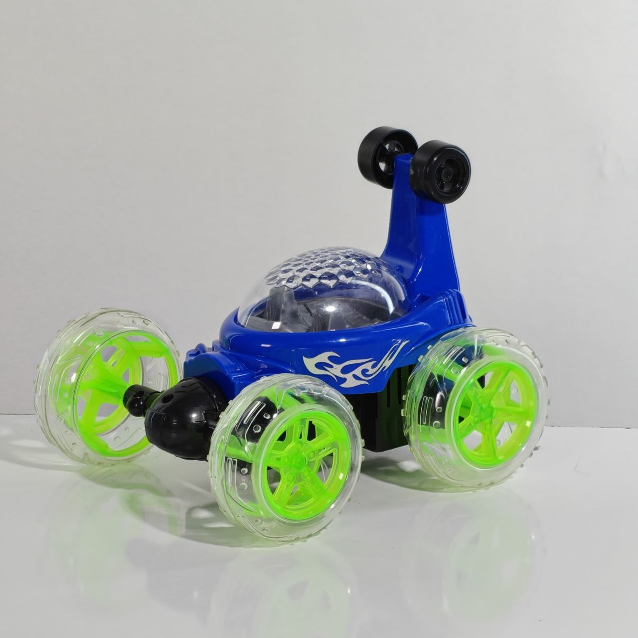 سيارة حركات بهلوانية تحكم عن بعد دورايمون  Doraemon RC Stunt Car