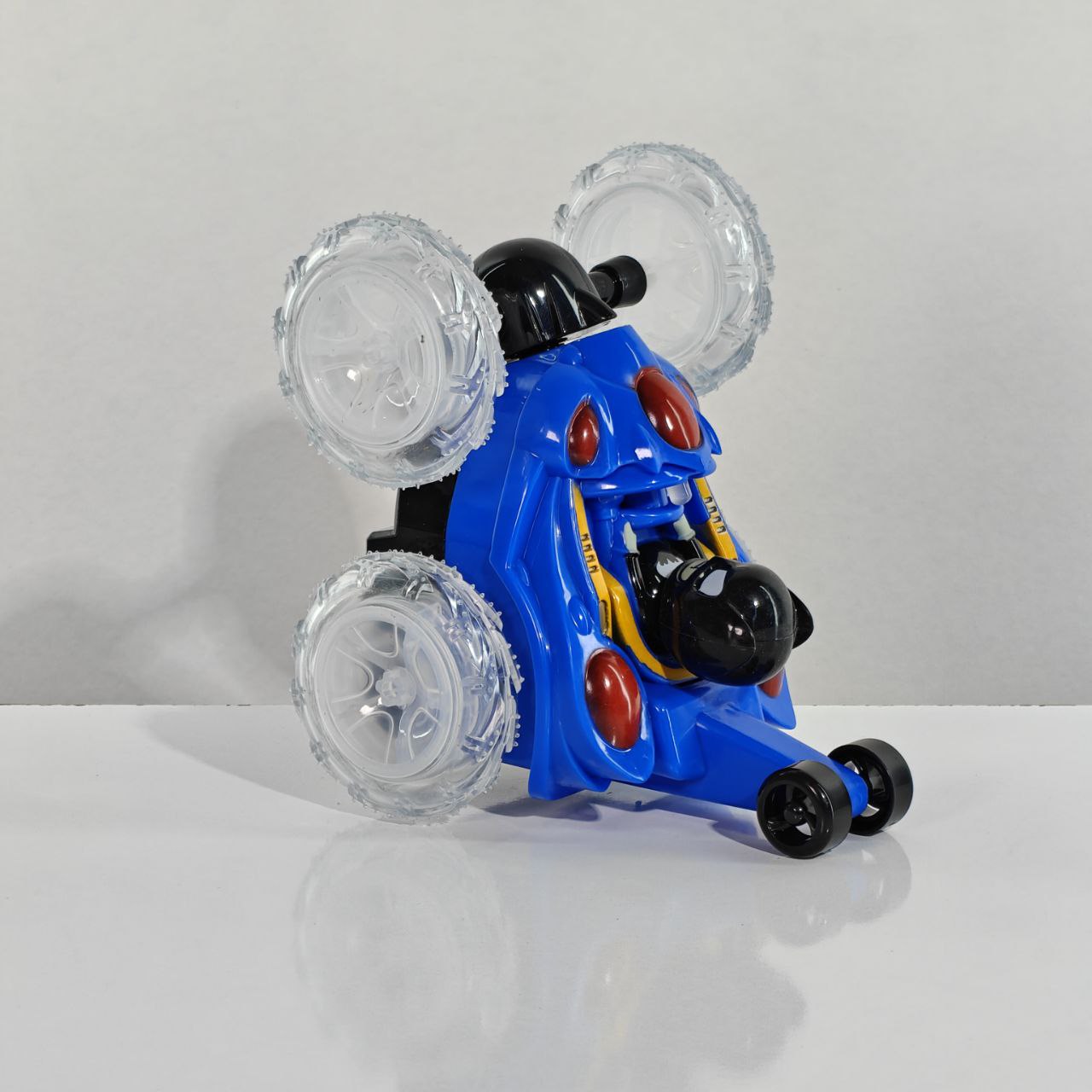 سيارة بلاك نايت بهلوانية تحكم عن بعد Black Knight RC Stunt Car