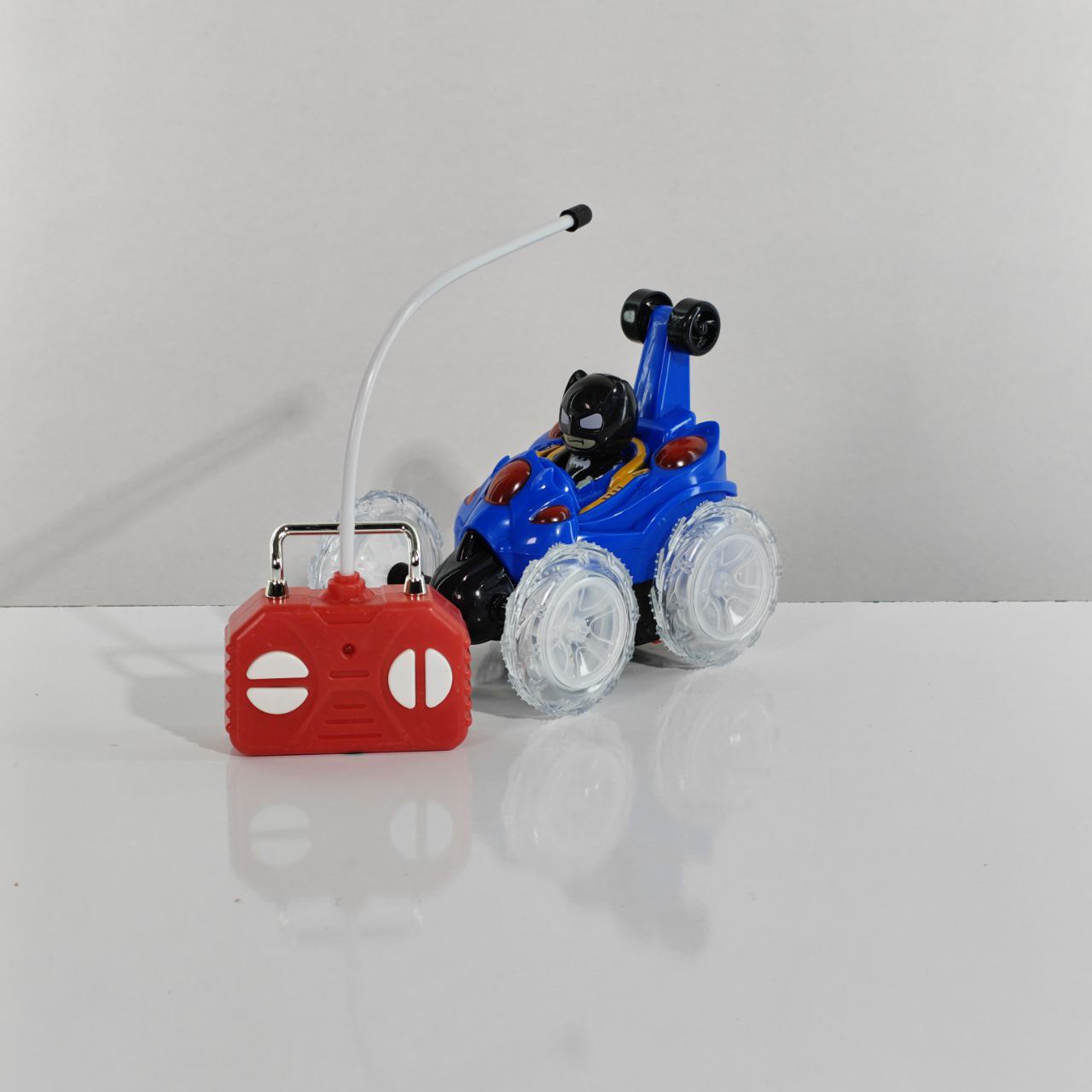 سيارة بلاك نايت بهلوانية تحكم عن بعد Black Knight RC Stunt Car