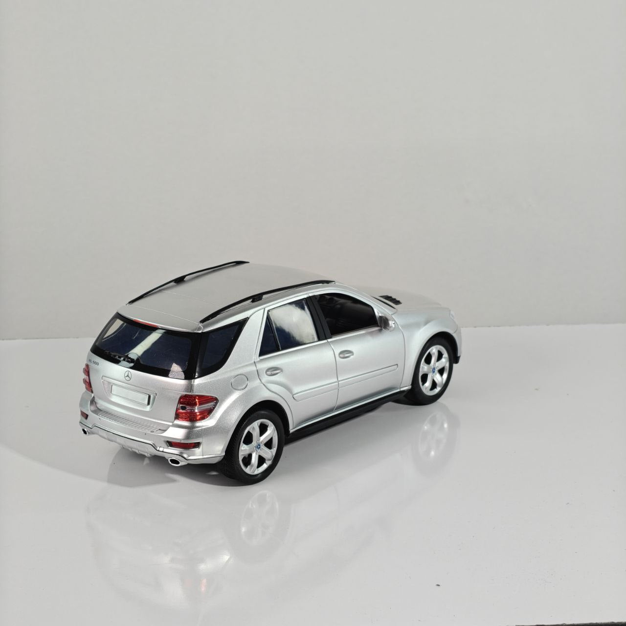 سيارة مرسيدس بنز  Mercedes-Benz RC Car 1:16