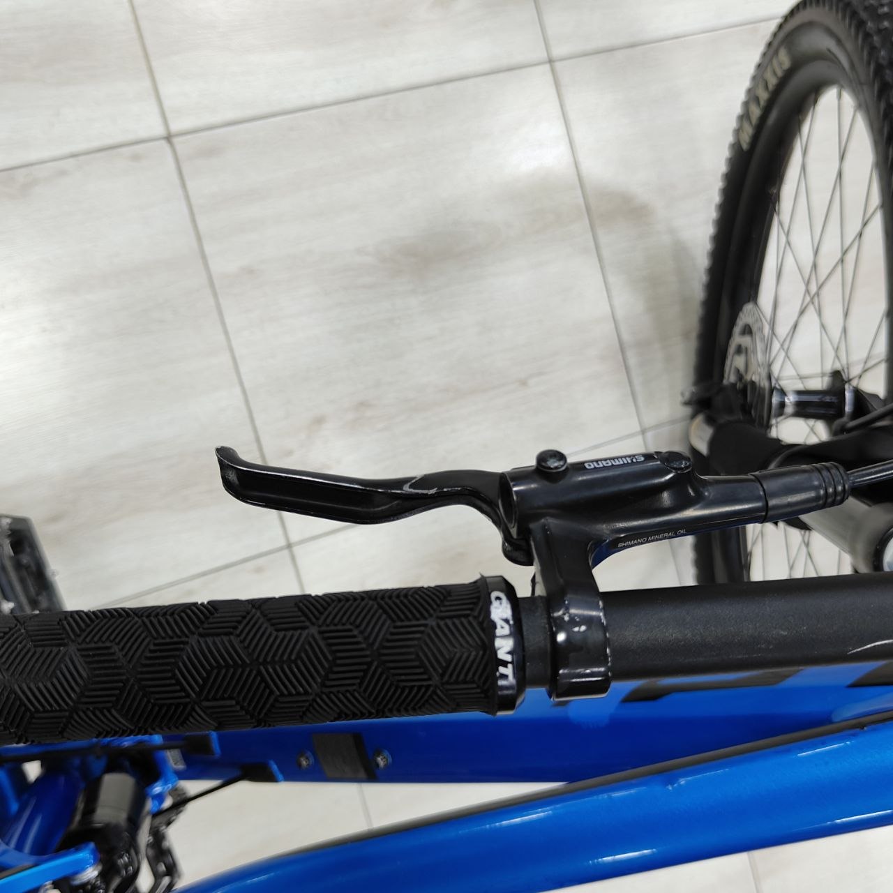 دراجة جبلية بنظام تعليق كامل بمكونات SRAM | Full Suspension Mountain Bike with SRAM Drivetrain
