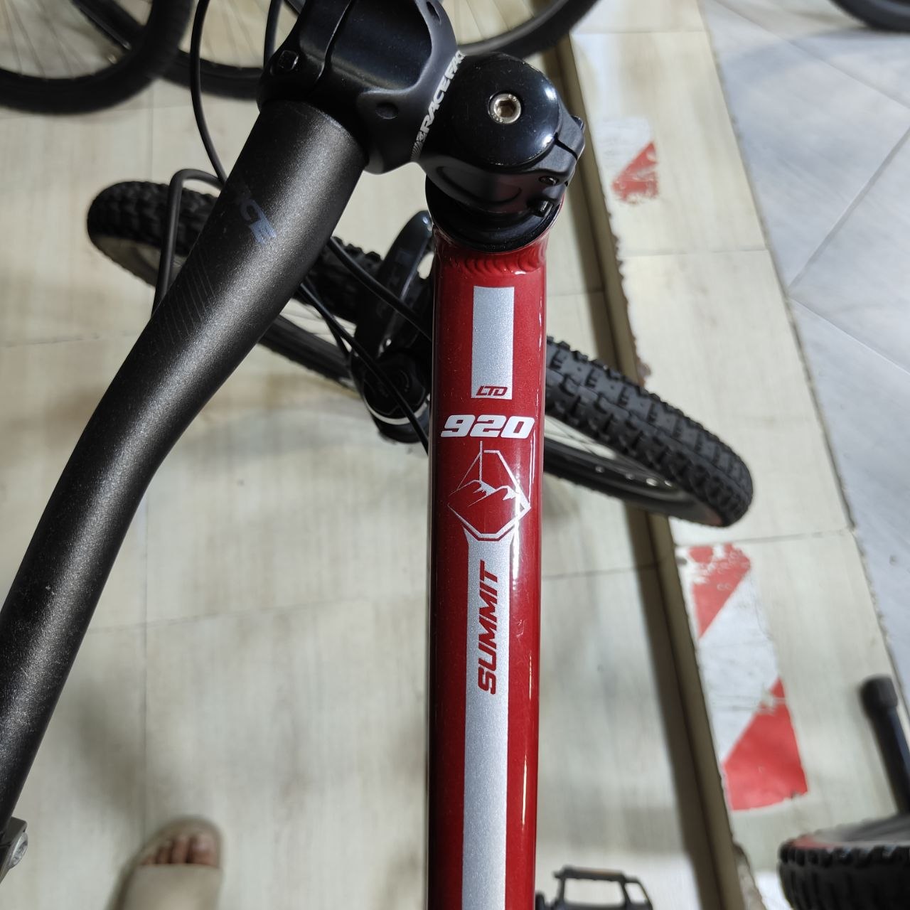 دراجة جبلية Nakamura (أحمر داكن) | Nakamura Mountain Bike (Dark Red)