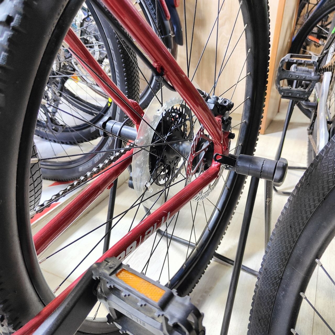 دراجة جبلية Nakamura (أحمر داكن) | Nakamura Mountain Bike (Dark Red)