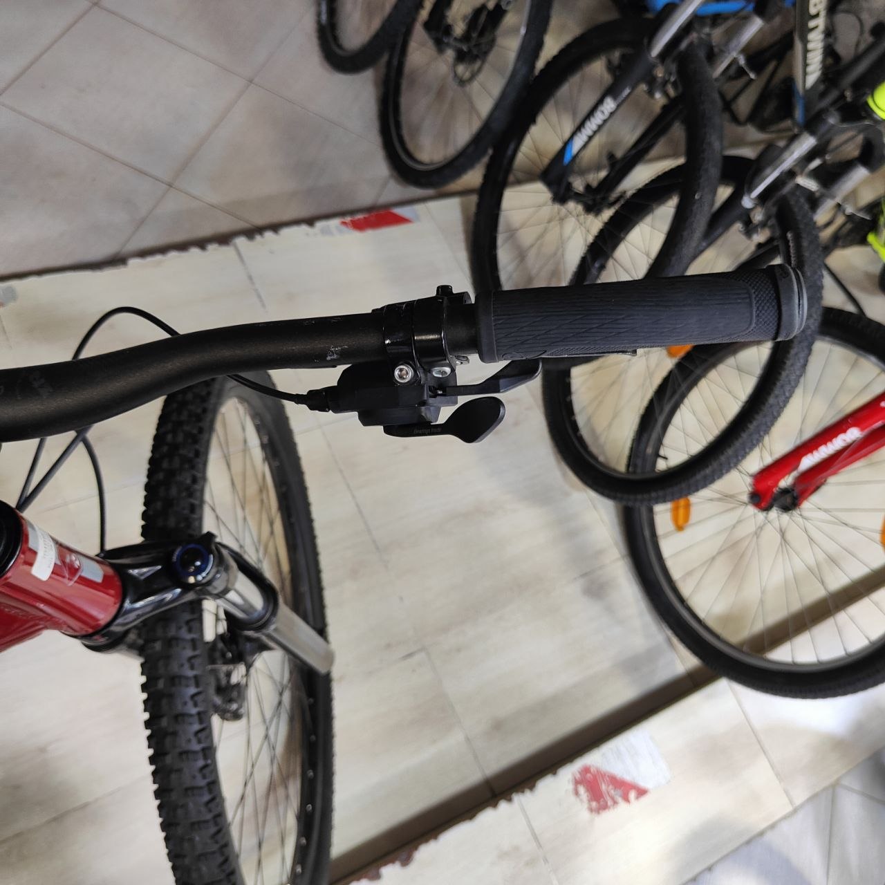 دراجة جبلية Nakamura (أحمر داكن) | Nakamura Mountain Bike (Dark Red)