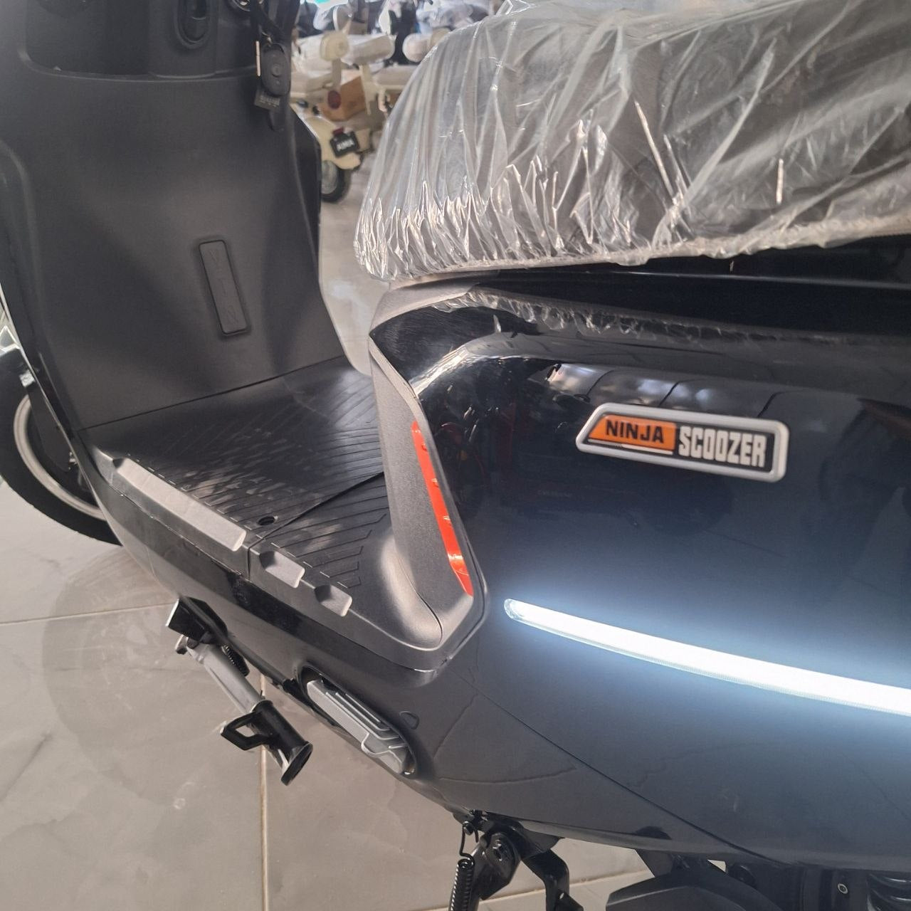 دراجة كهربائية SCOOZER NINJA بمحرك 1200 واط وبطارية ليثيوم 60V | Electric Scooter