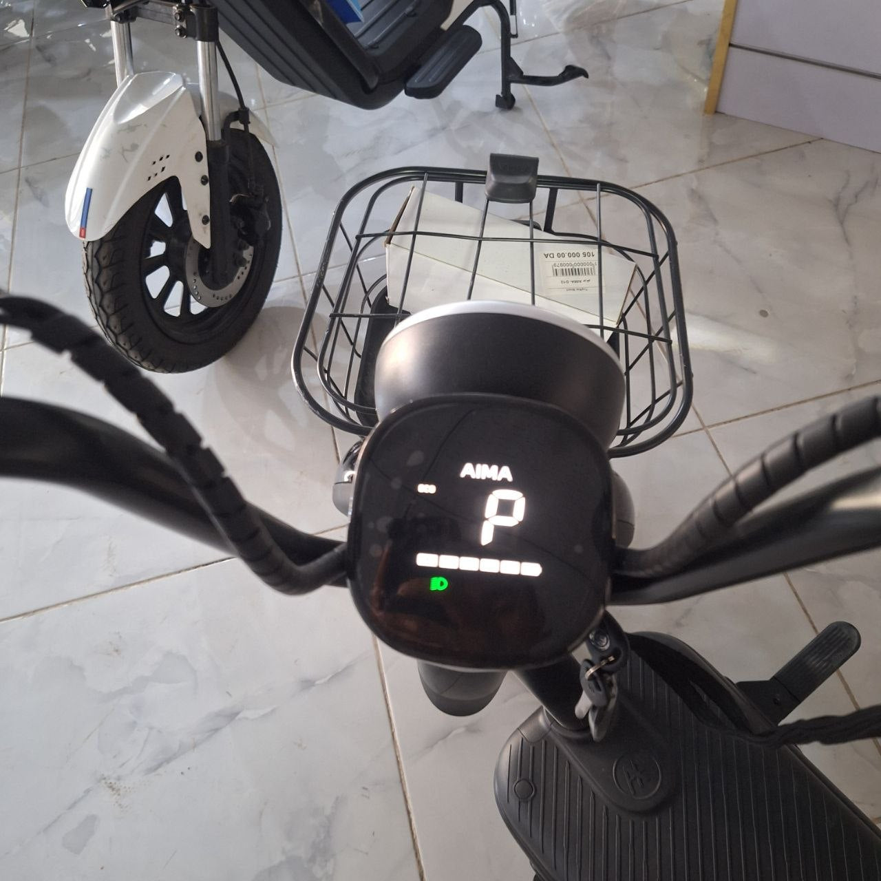 دراجة كهربائية AIMA بمقعدين وسلة أمامية – أسود | Electric Bike