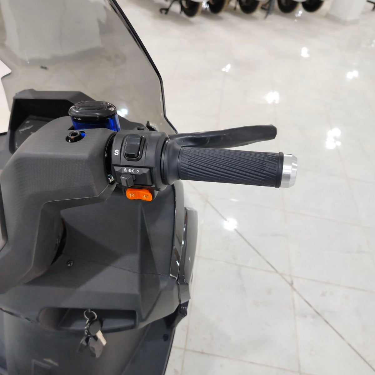 سكوتر رياضي KNIGHT – أسود | KNIGHT Sport Scooter
